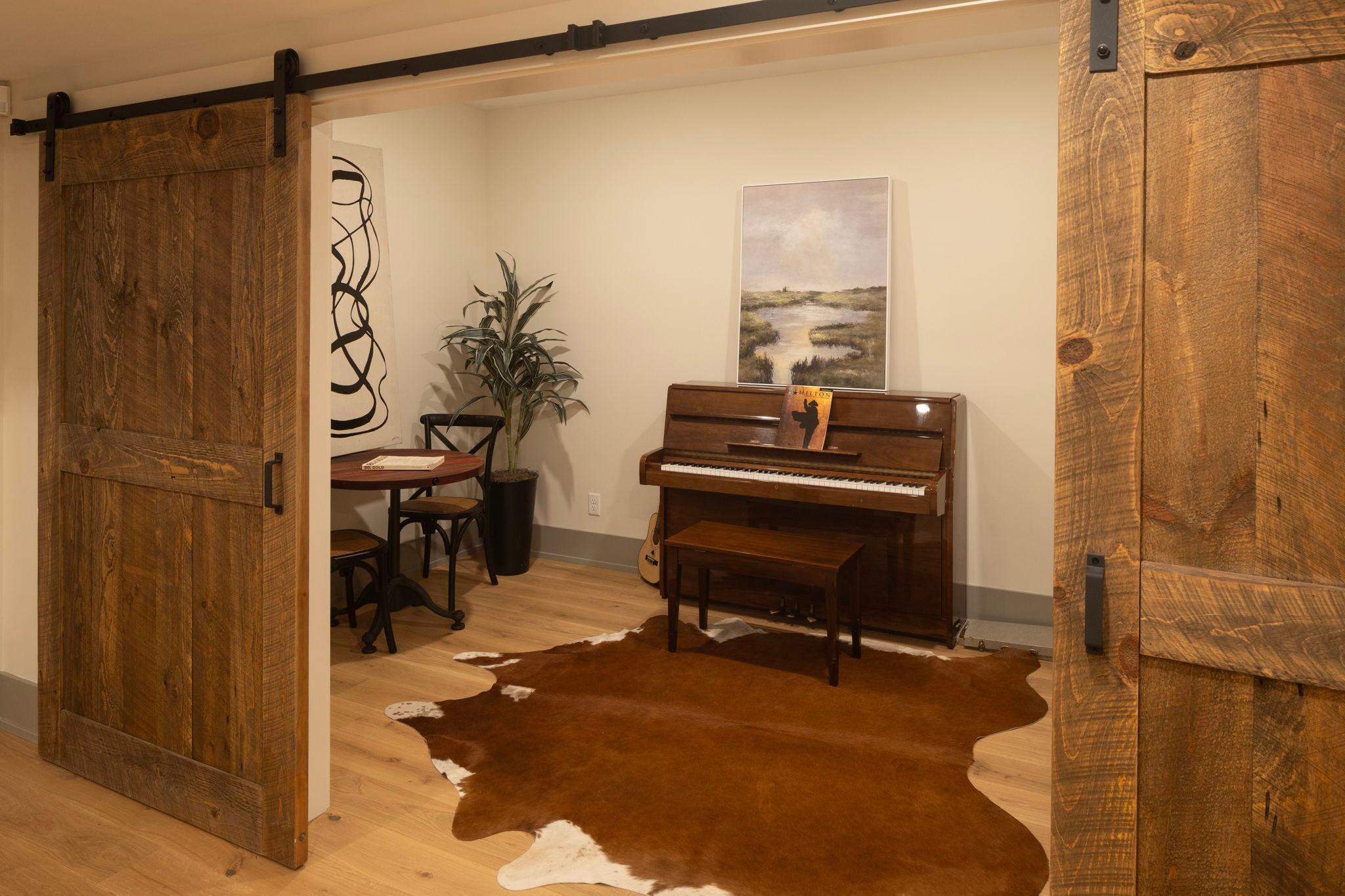 Minnetrista, Minnesota, 55364, United States, 5 Bedrooms Bedrooms, ,5 BathroomsBathrooms,Residential,For Sale,1891074