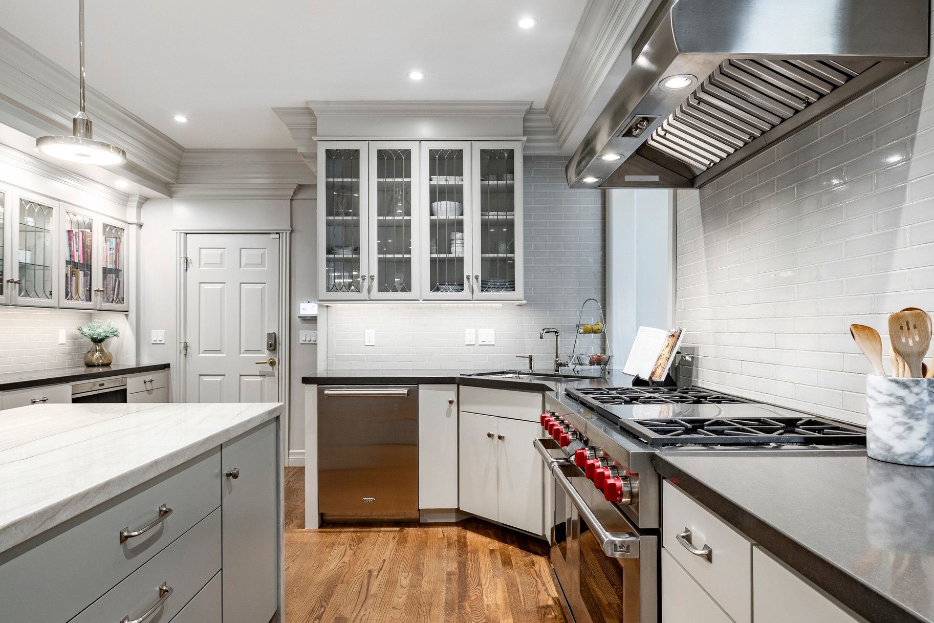  BEAUTIFULLY UPDATED FEDERAL HEIGHTS TWO STORY HOME - 物件實景