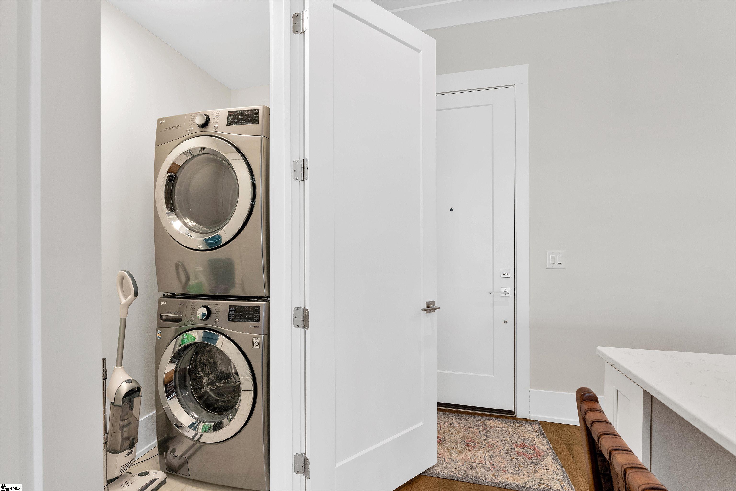 Greenville, South Carolina, 29601, United States, 1 Bedroom Bedrooms, ,2 BathroomsBathrooms,Residential,For Sale,1752765