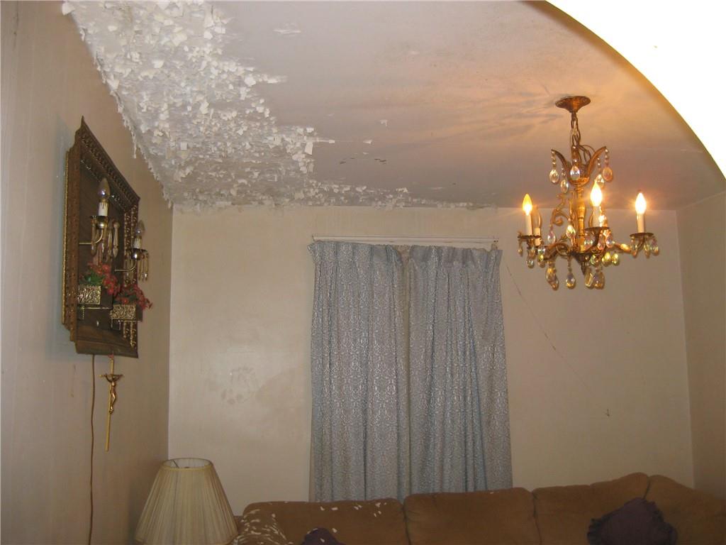 Middletown, Rhode Island, 02842, United States, 4 Bedrooms Bedrooms, ,2 BathroomsBathrooms,Residential,For Sale,1984430