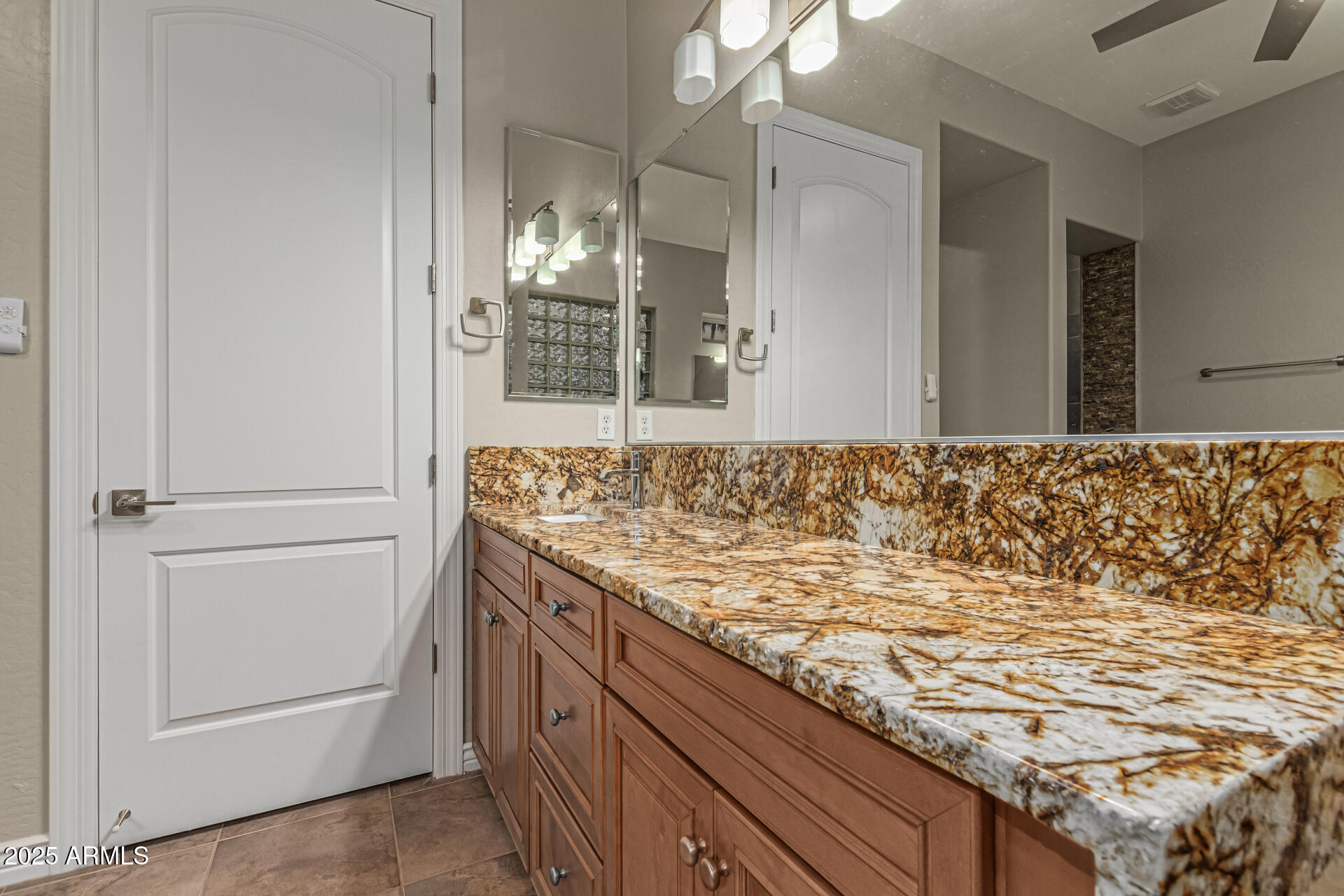 Sun City West, Arizona, 85375, United States, 2 Bedrooms Bedrooms, ,3 BathroomsBathrooms,Residential,For Sale,1992103