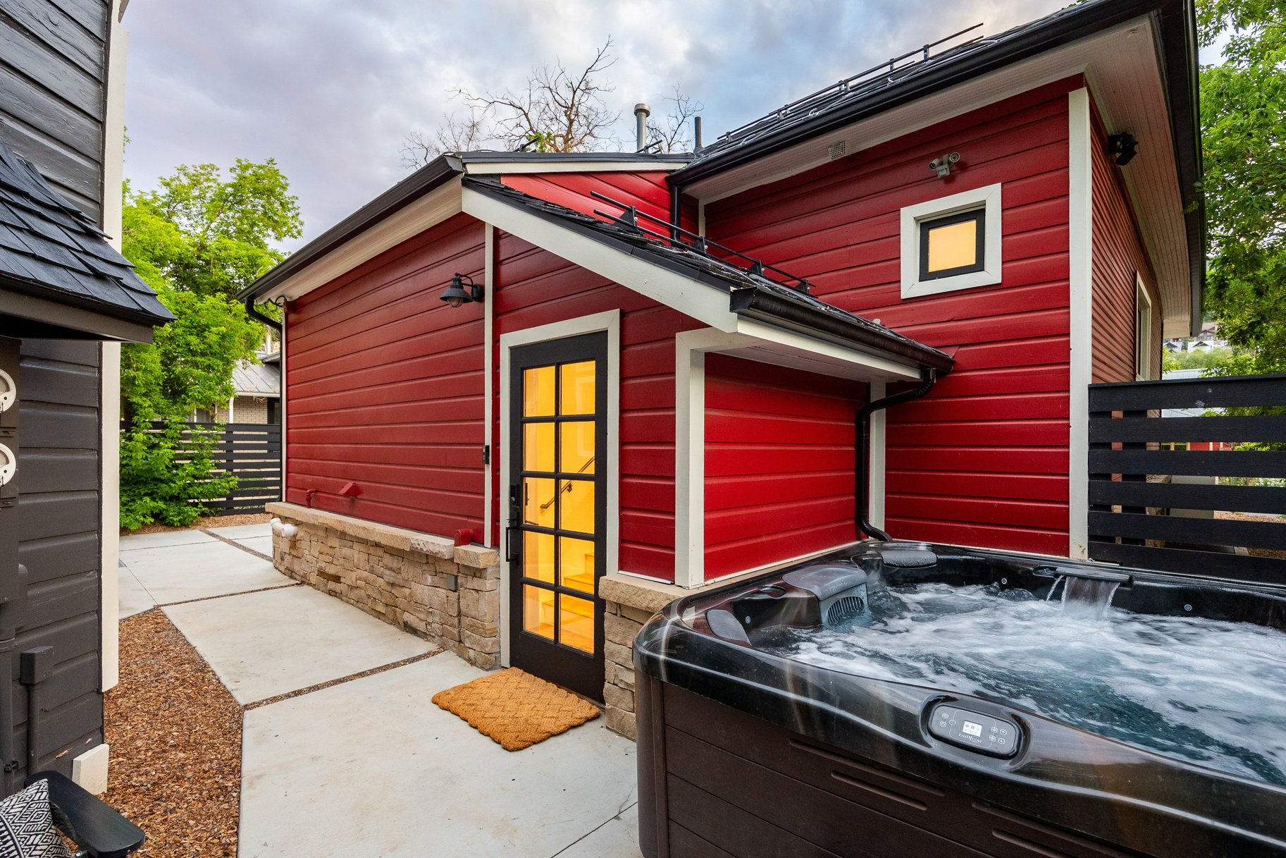  A Landmark Old Town Residence with Private Guest House - 物件實景