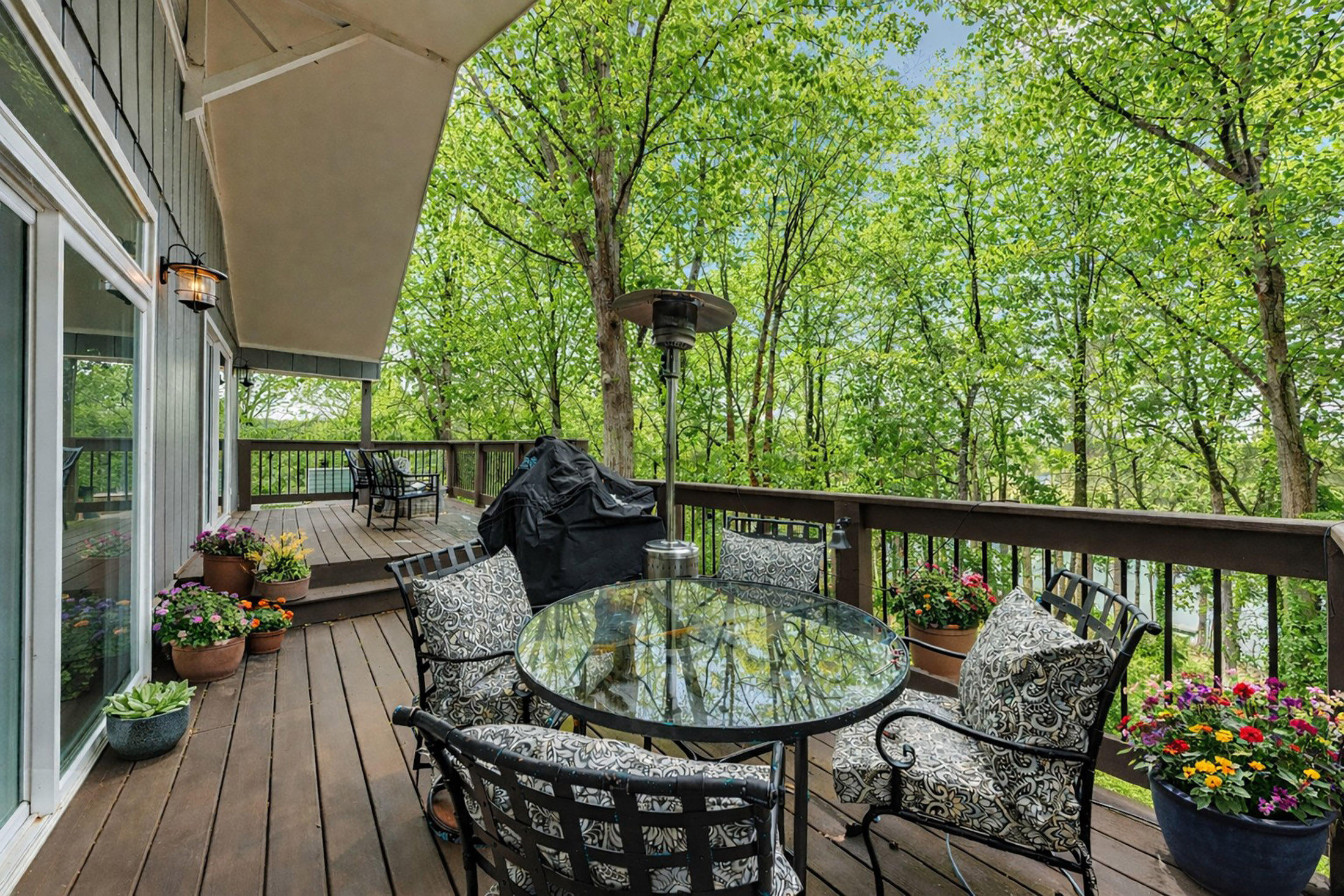  Renovated Turnkey Lakefront Residence - 物件實景
