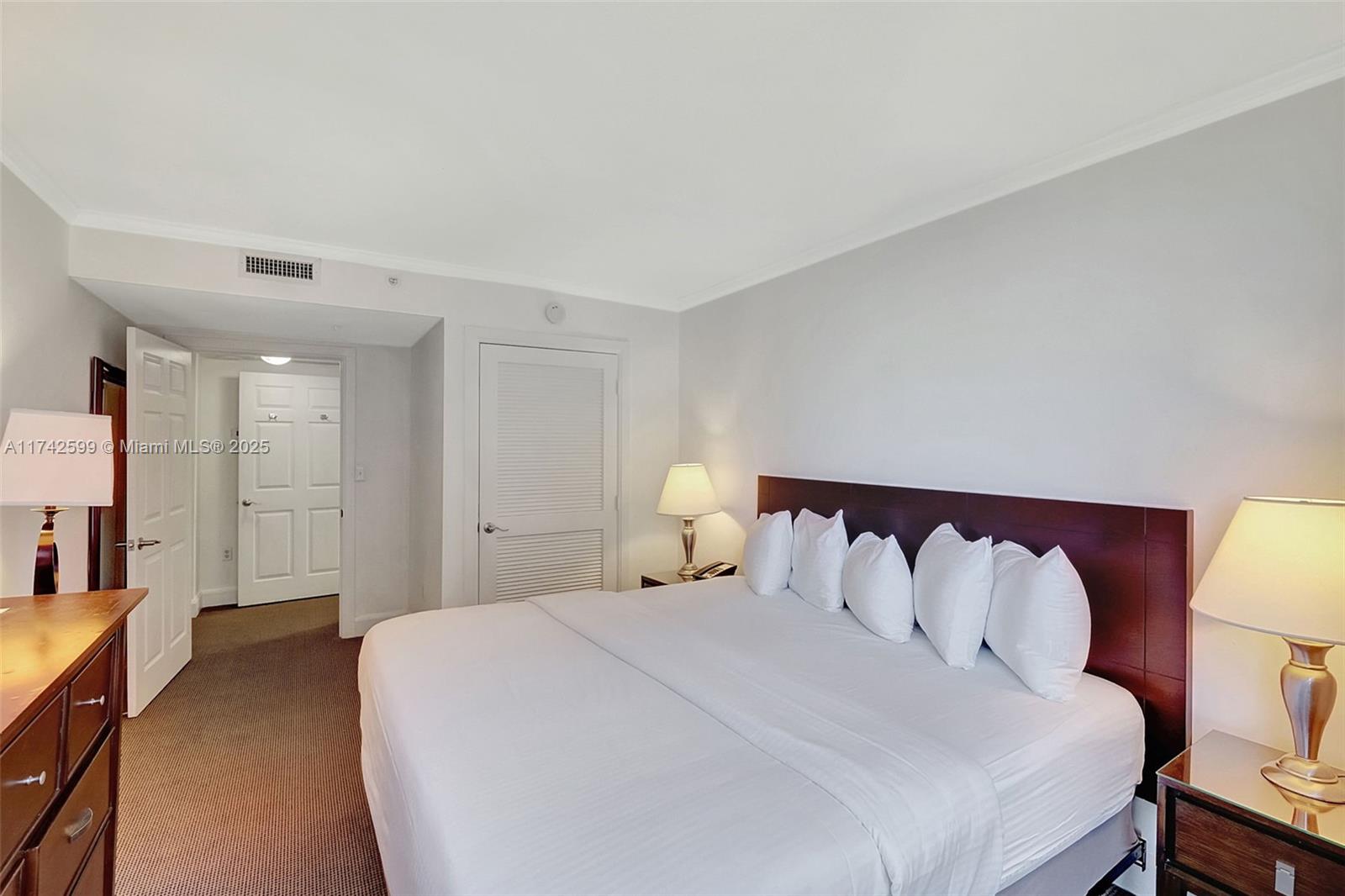 Miami, Florida, 33133, United States, 1 Bedroom Bedrooms, ,1 BathroomBathrooms,Residential,For Sale,1705108