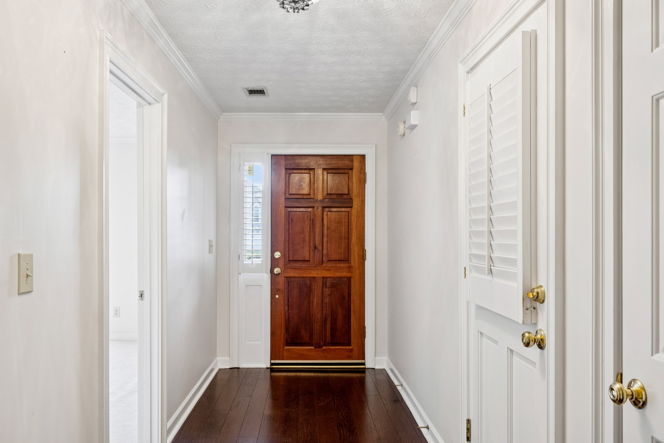  Beautifully Maintained Brick Home on Quiet Cul-de-sac Near Downtown Roswell - 物件實景