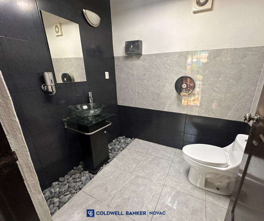 Miguel Hidalgo, Ciudad de México, 11300, Mexico, 9 Bedrooms Bedrooms, ,2 BathroomsBathrooms,Residential,For Sale,1690374