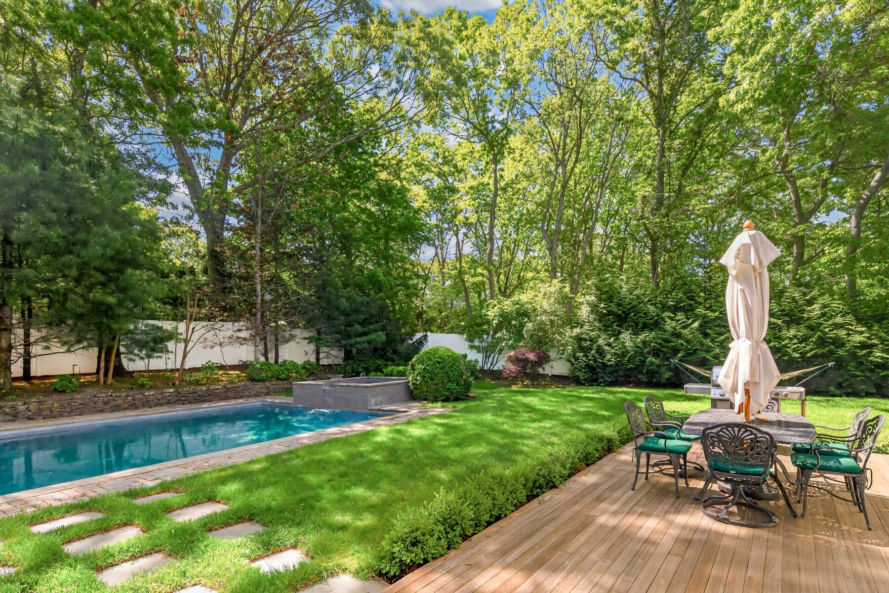  Sag Harbor Village Traditional Minutes to Town and Haven