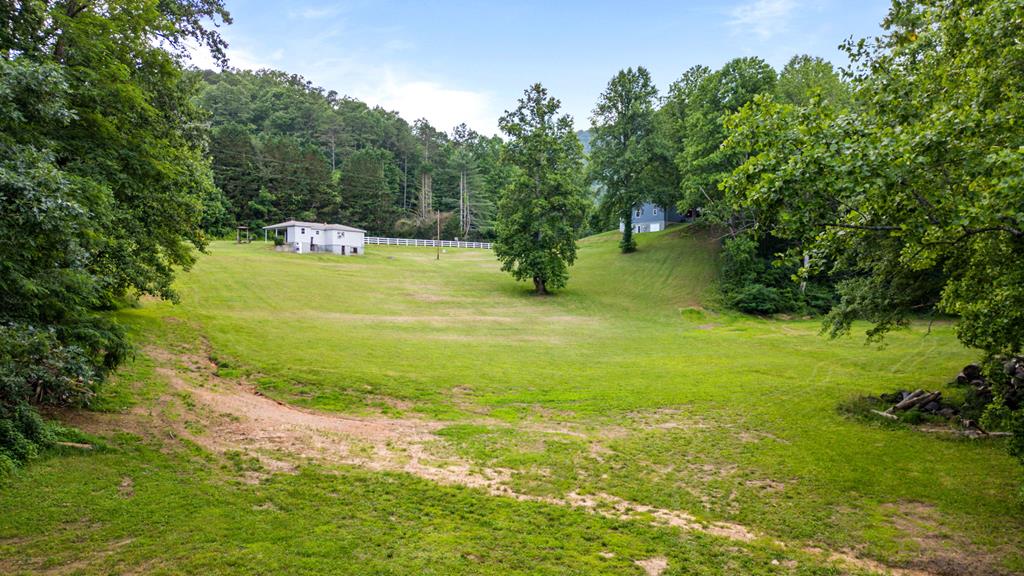 Hayesville, North Carolina, 28904, United States, 4 Bedrooms Bedrooms, ,2 BathroomsBathrooms,Residential,For Sale,1871296