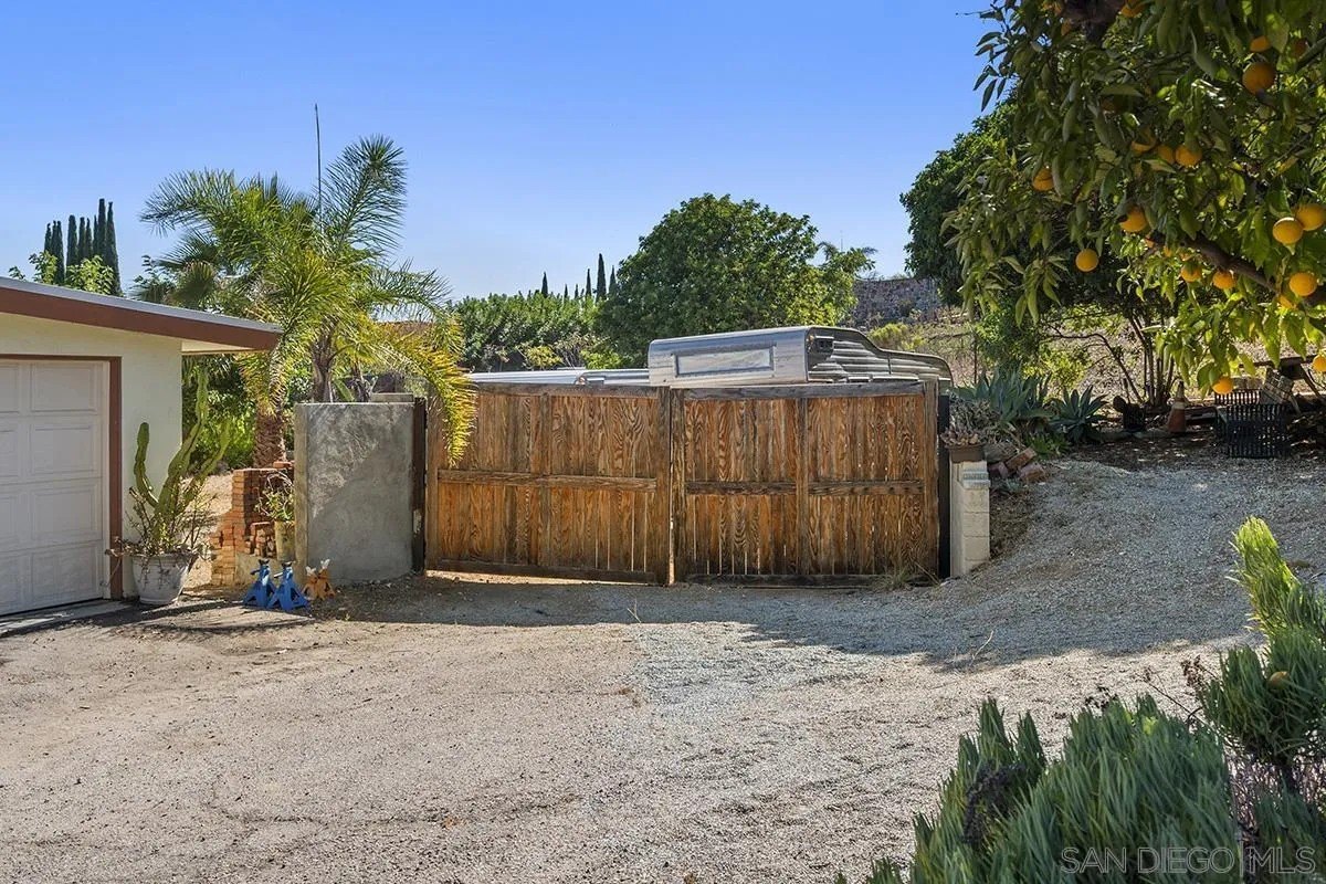 La Mesa, California, 91941, United States, 3 Bedrooms Bedrooms, ,4 BathroomsBathrooms,Residential,For Sale,1911905