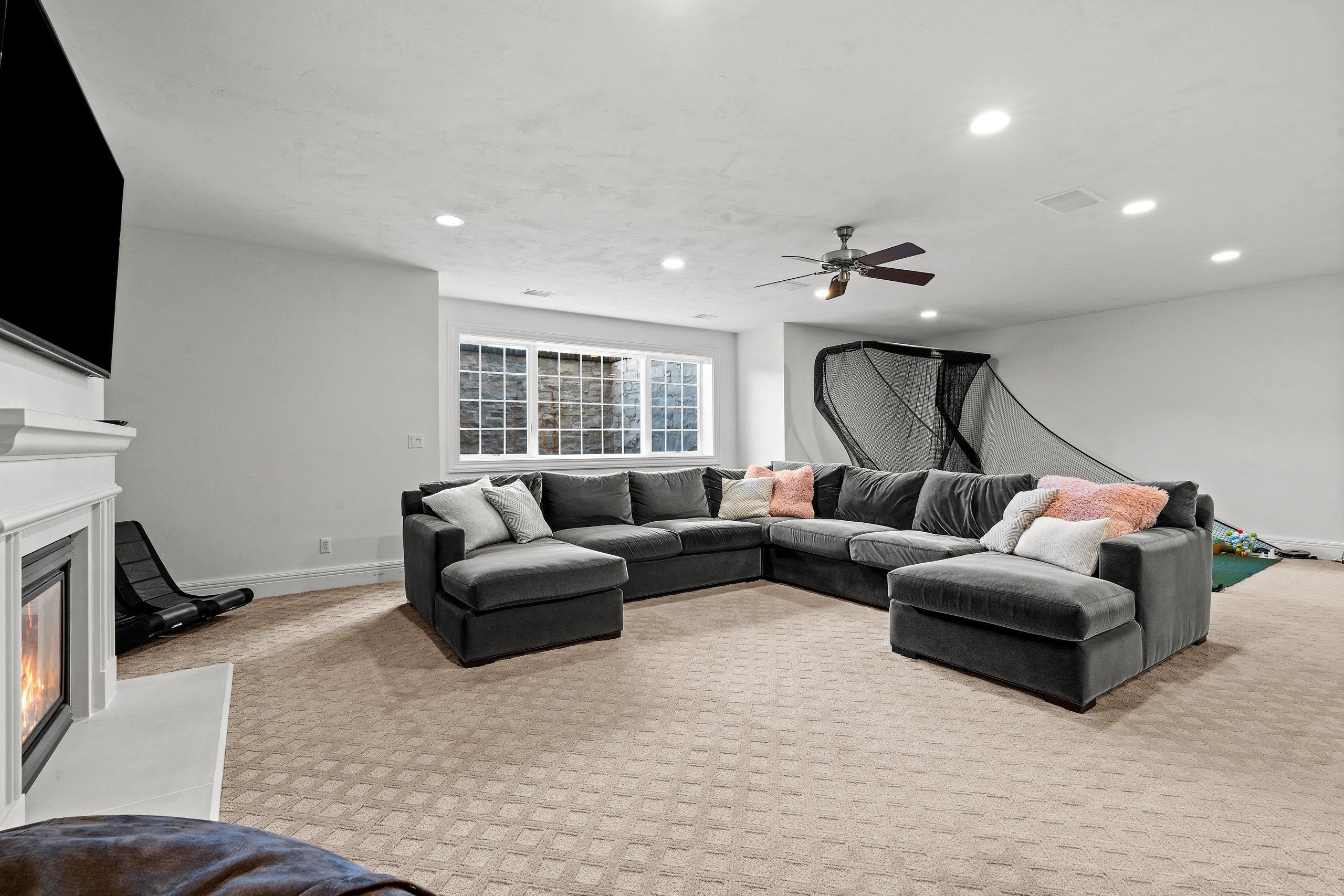 MENASHA, Wisconsin, 54952, United States, 6 Bedrooms Bedrooms, ,5 BathroomsBathrooms,Residential,For Sale,1994548