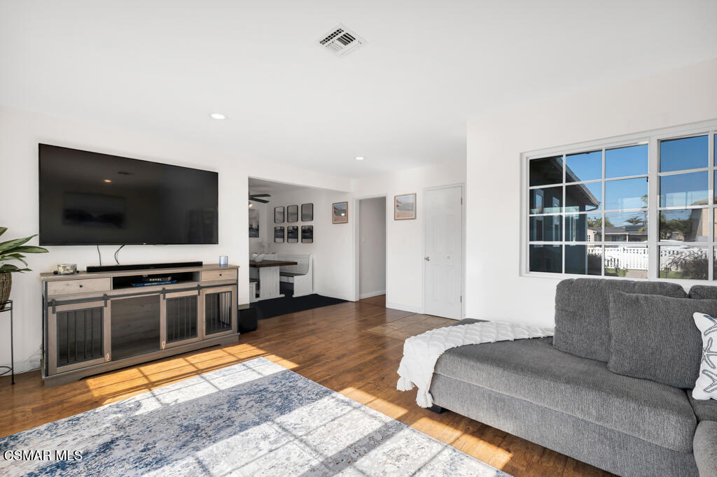 Oxnard, California, 93033, United States, 3 Bedrooms Bedrooms, ,2 BathroomsBathrooms,Residential,For Sale,1891023