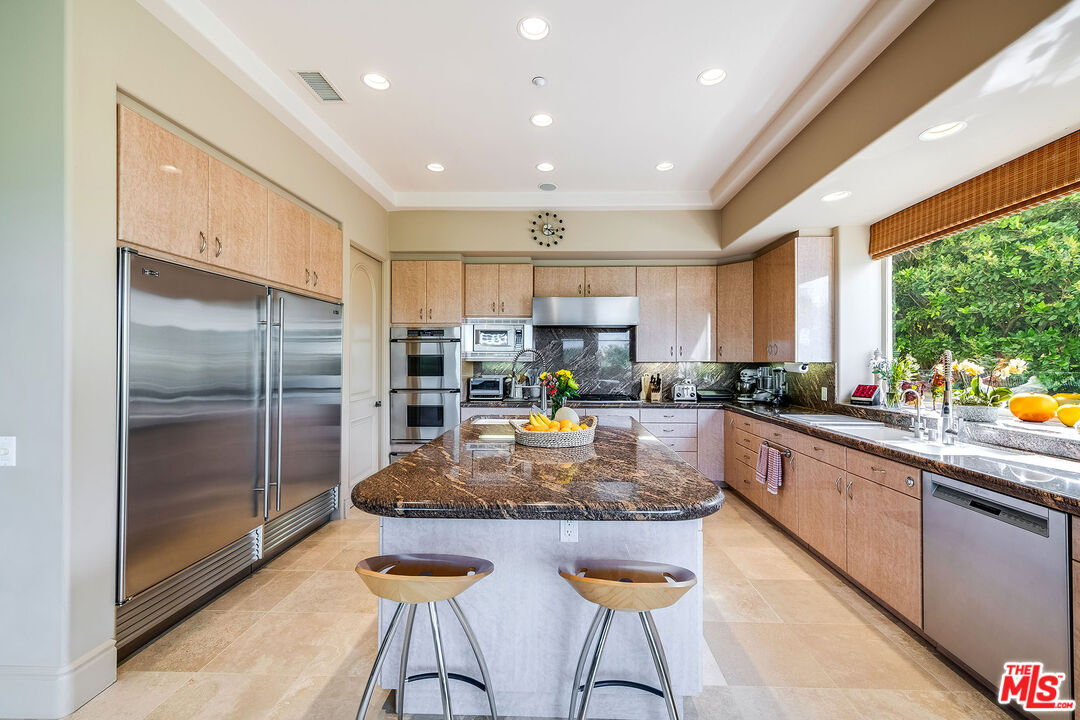 Beverly Hills, California, 90210, United States, 4 Bedrooms Bedrooms, ,5 BathroomsBathrooms,Residential,For Sale,1919871