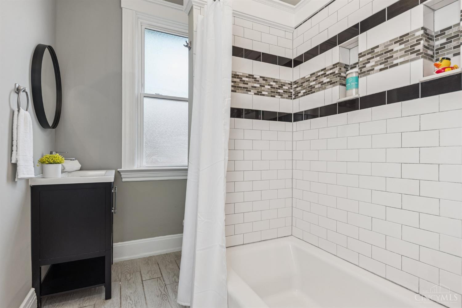 Cincinnati, Ohio, 45227, United States, 5 Bedrooms Bedrooms, ,3 BathroomsBathrooms,Residential,For Sale,1939173