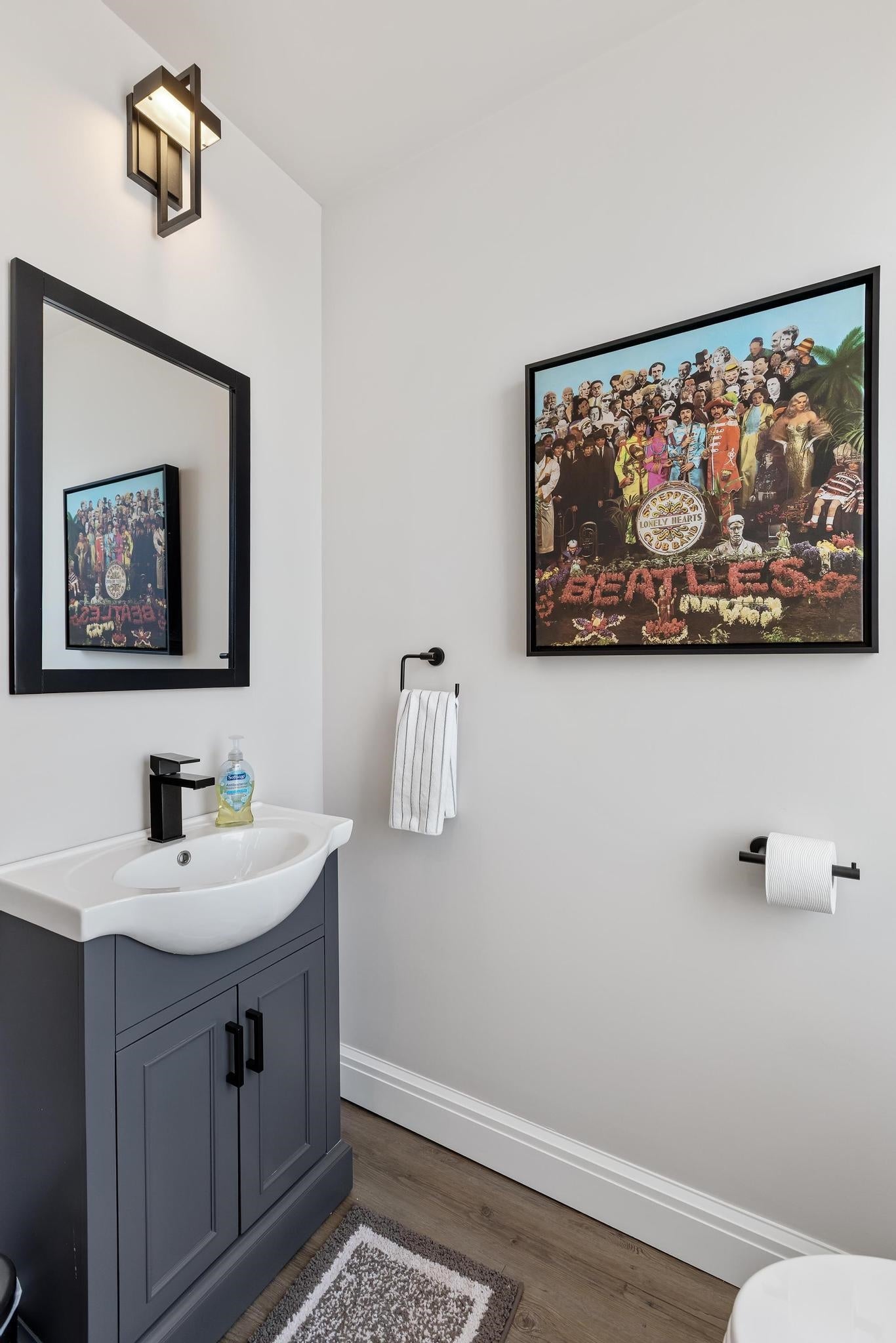 Harrison Twp, Michigan, 48045, United States, 2 Bedrooms Bedrooms, ,3 BathroomsBathrooms,Residential,For Sale,1979598