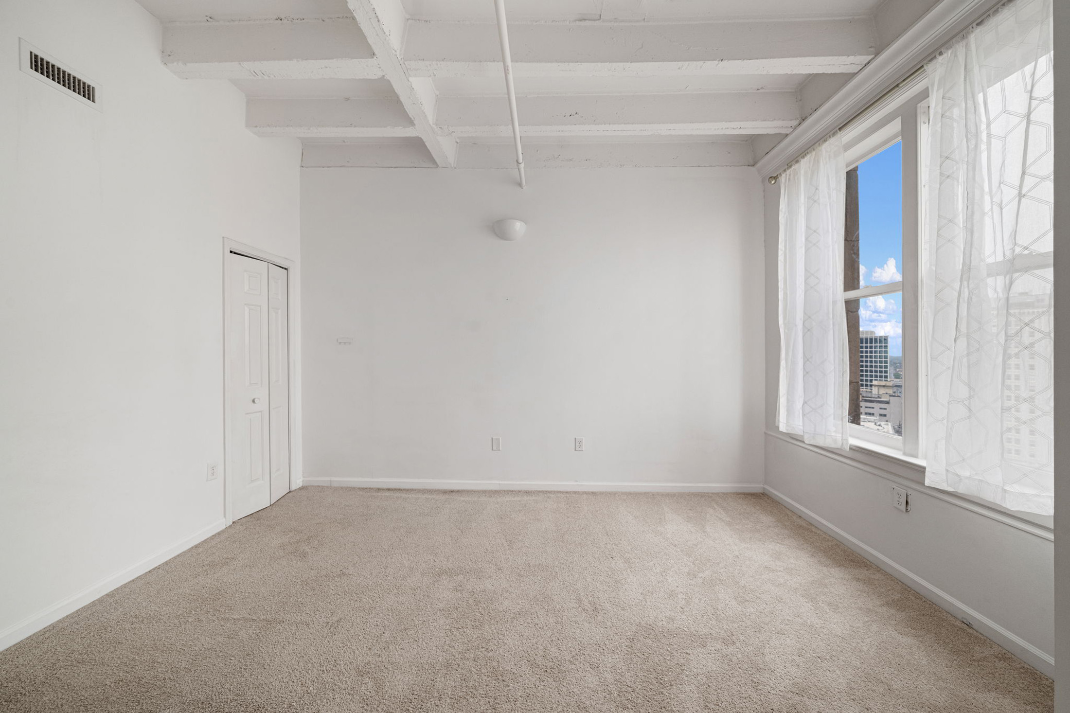  Beautifully Maintained Two Bedroom Condo in the Historic William Oliver Building - 物件實景