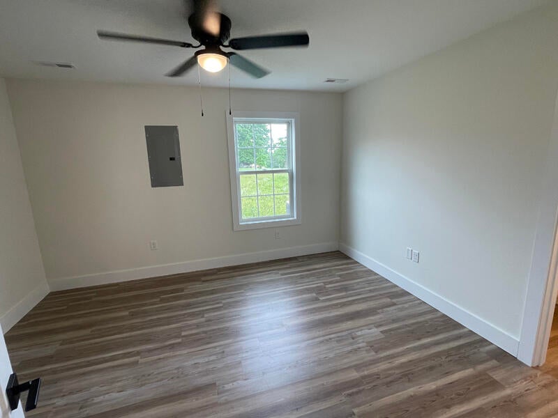 Russell Springs, Kentucky, 42642, United States, 12 Bedrooms Bedrooms, ,9 BathroomsBathrooms,Residential,For Sale,1975728