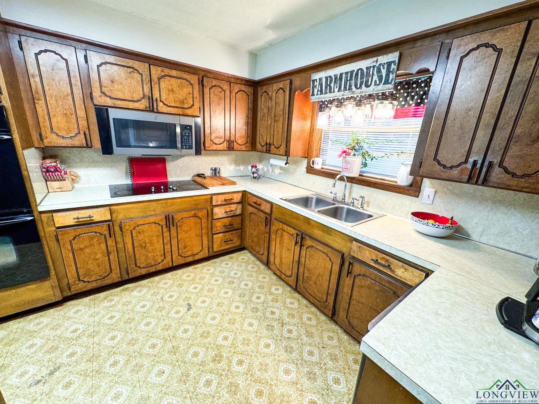 Linden, Texas, 75563, United States, 3 Bedrooms Bedrooms, ,3 BathroomsBathrooms,Residential,For Sale,1974630