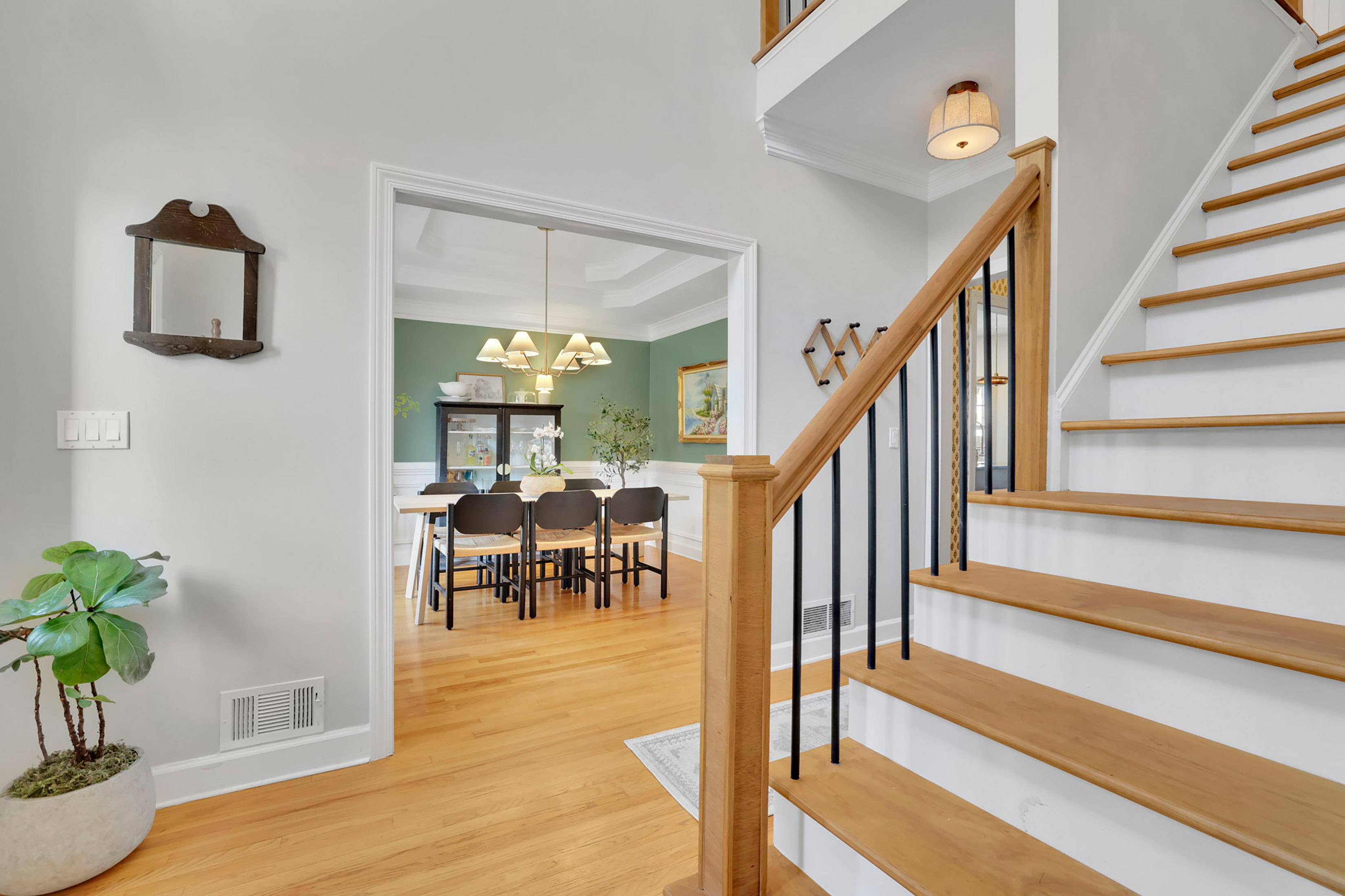  Beautifully Maintained Home Nestled Within a Quiet and Established Community - 物件實景