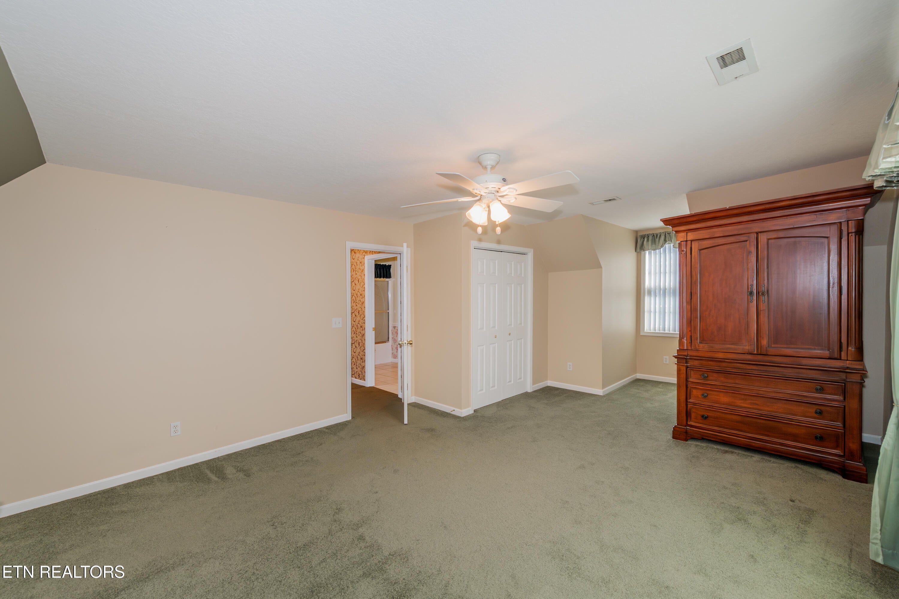 Harriman, Tennessee, 37748, United States, 3 Bedrooms Bedrooms, ,4 BathroomsBathrooms,Residential,For Sale,1995991