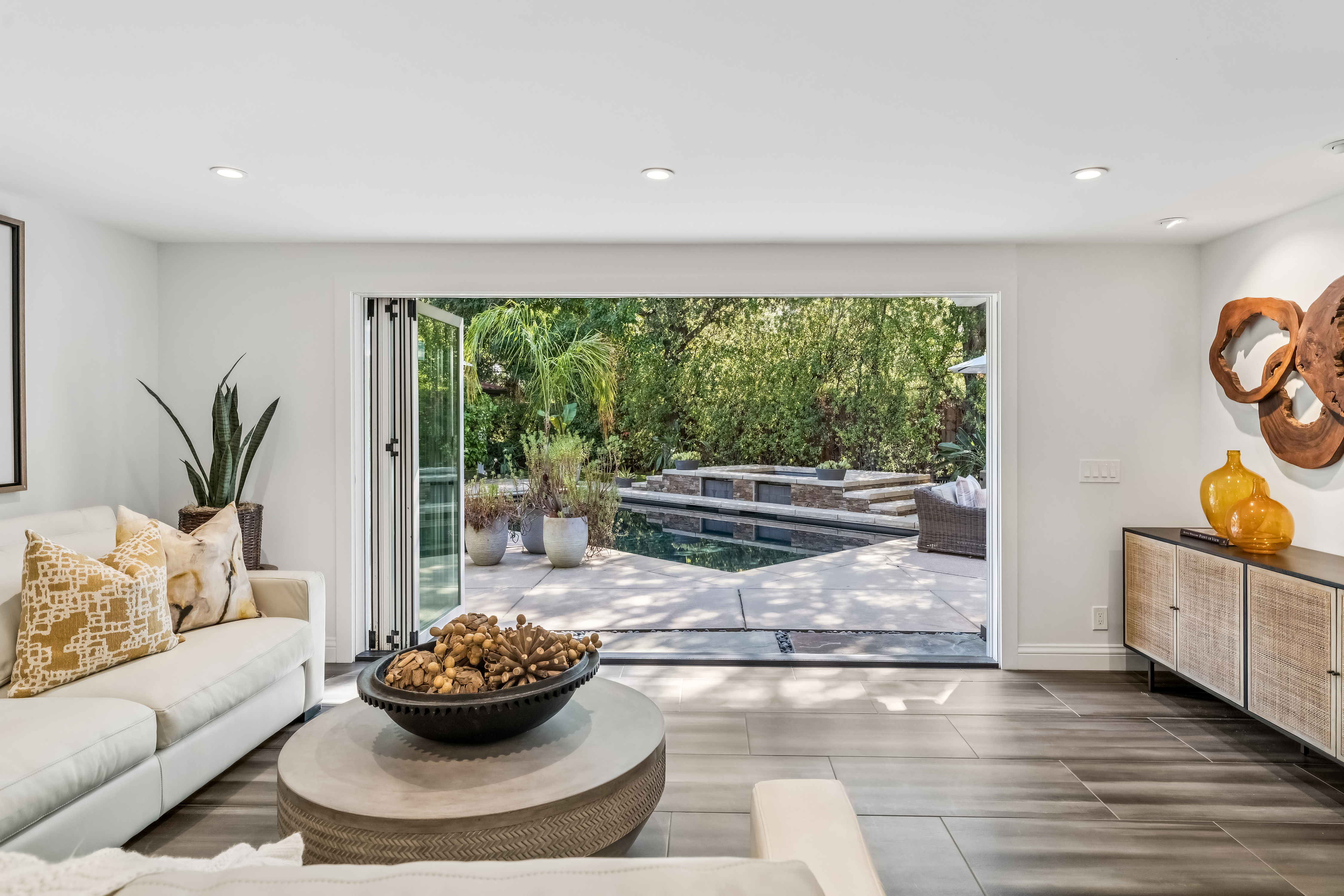  Expansive Mediterranean-Style Villa - 物件實景