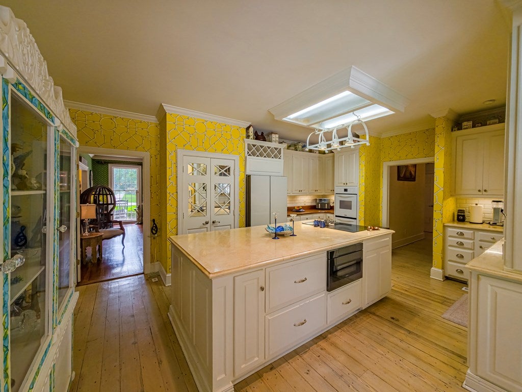 Leslie, Georgia, 31764, United States, 5 Bedrooms Bedrooms, ,4 BathroomsBathrooms,Residential,For Sale,1944897