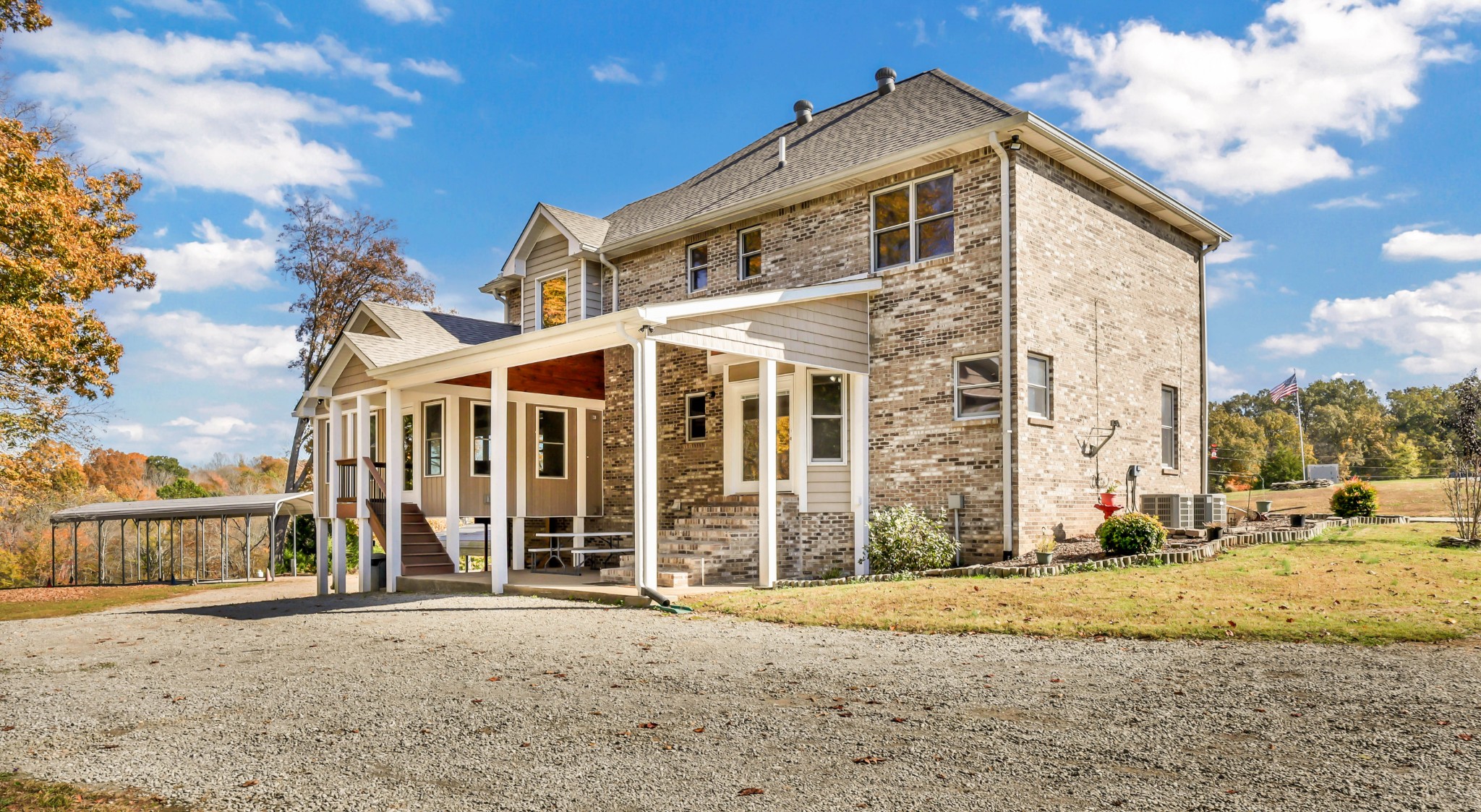 Clarksville, Tennessee, 37043, United States, 4 Bedrooms Bedrooms, ,4 BathroomsBathrooms,Residential,For Sale,1989948