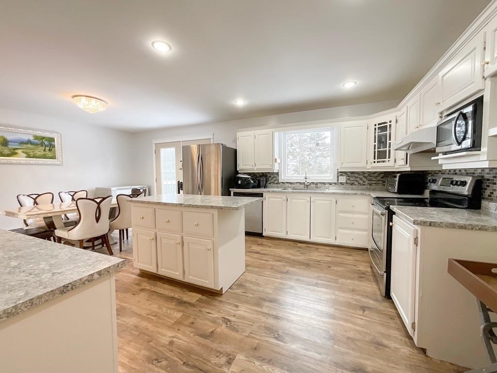 STRATFORD, Prince Edward Island, C1B 2H3, CA, 4 Bedrooms Bedrooms, ,2 BathroomsBathrooms,Residential,For Sale,1885210