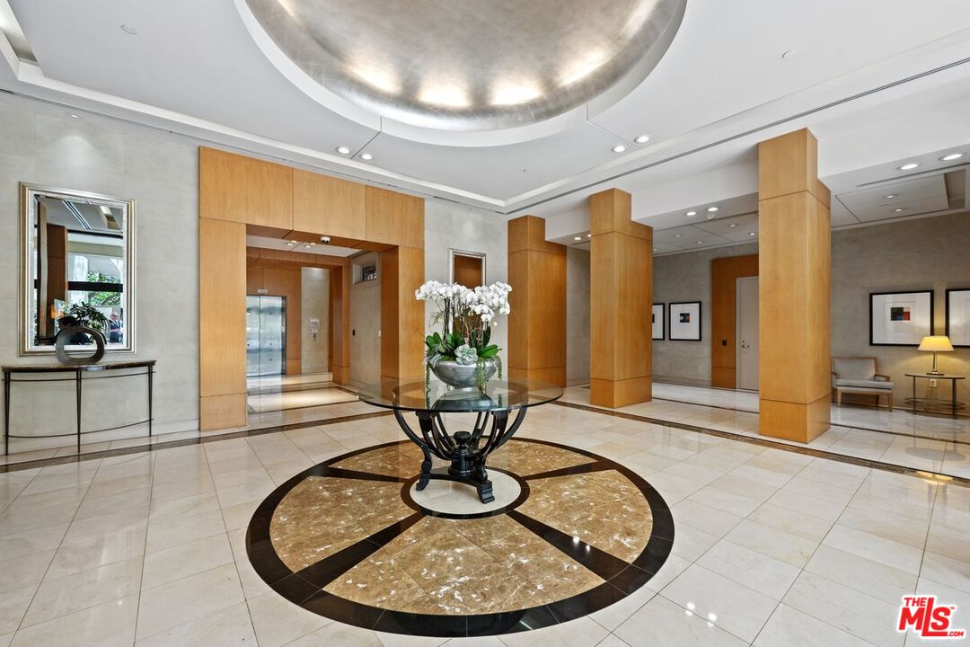 Los Angeles, California, 90024, United States, 2 Bedrooms Bedrooms, ,2 BathroomsBathrooms,Residential,For Sale,1901697
