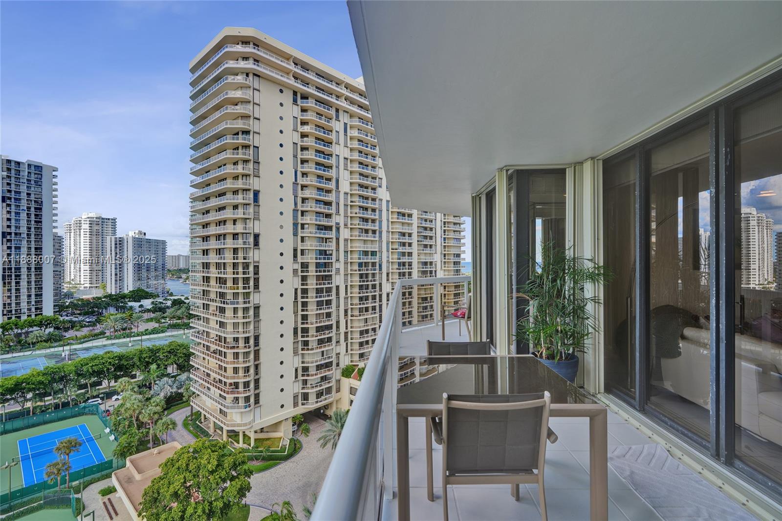 Aventura, Florida, 33180, United States, 2 Bedrooms Bedrooms, ,2 BathroomsBathrooms,Residential,For Sale,1954501