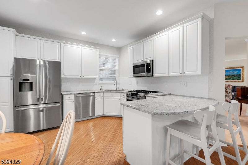 Bernards Twp., New Jersey, 07920, United States, 5 Bedrooms Bedrooms, ,3 BathroomsBathrooms,Residential,For Sale,1992949