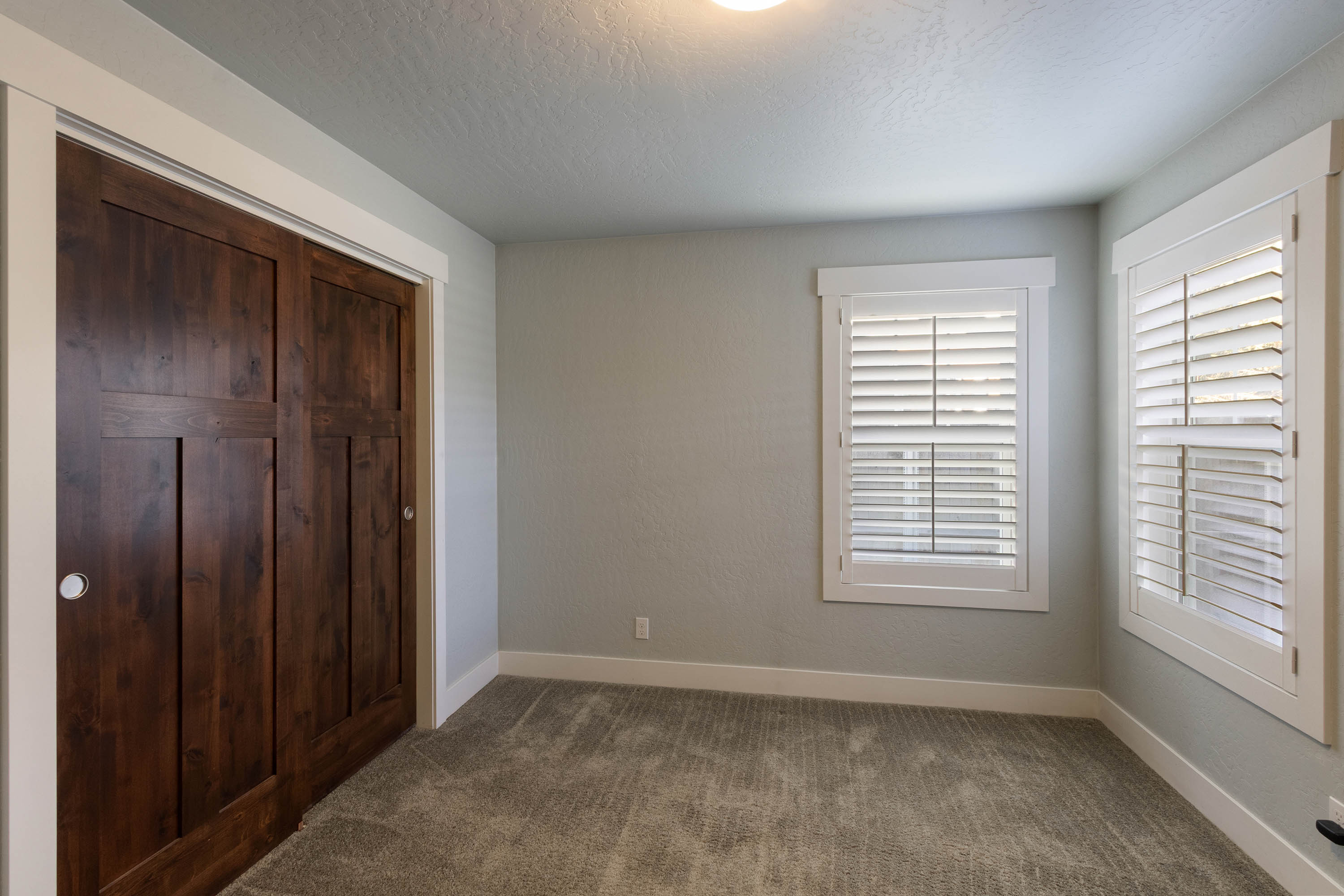 Sandpoint, Idaho, 83864, United States, 3 Bedrooms Bedrooms, ,2 BathroomsBathrooms,Residential,For Sale,2006353