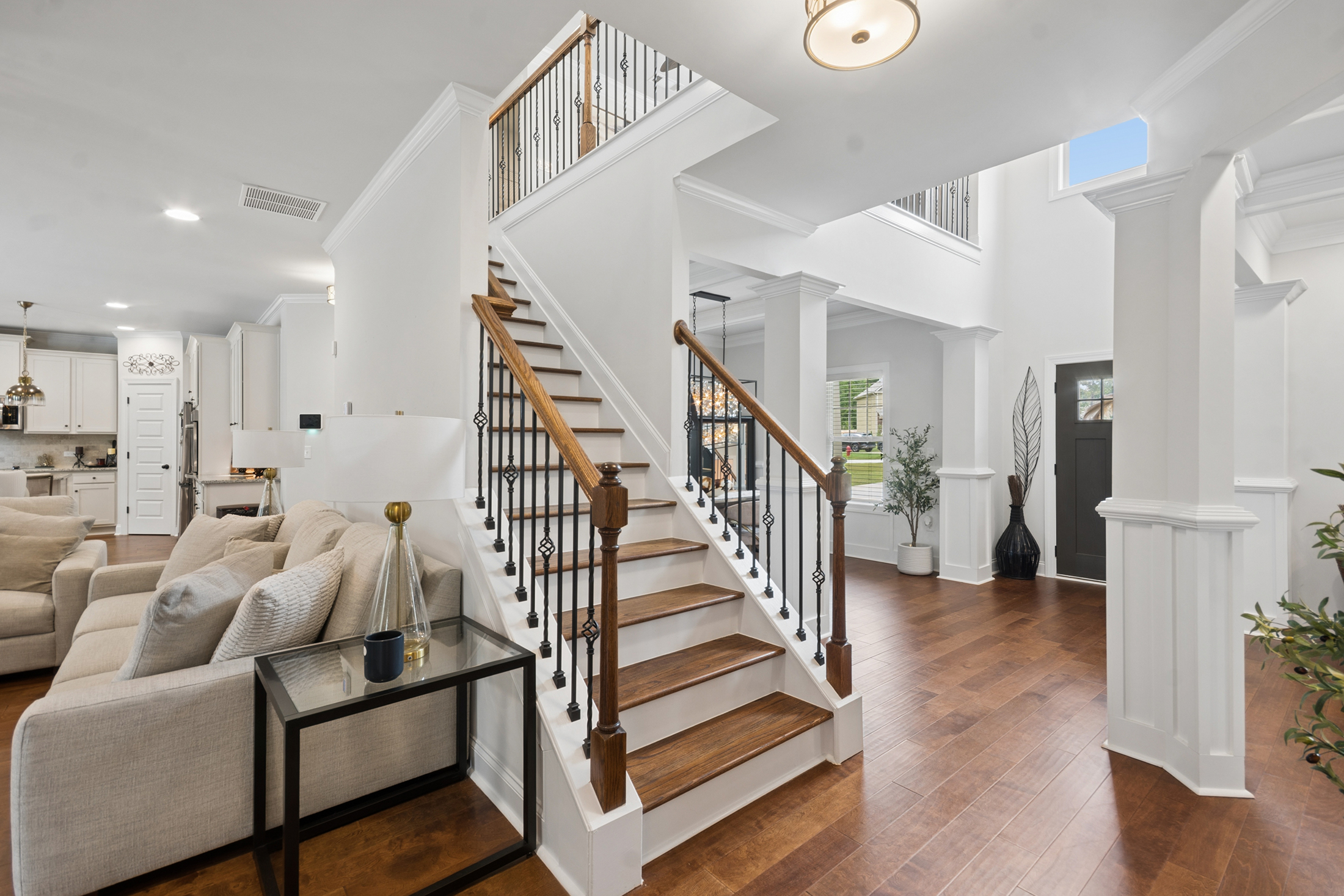  Thoughtfully Designed Home in Private, Nine Oaks Neighborhood - 物件實景