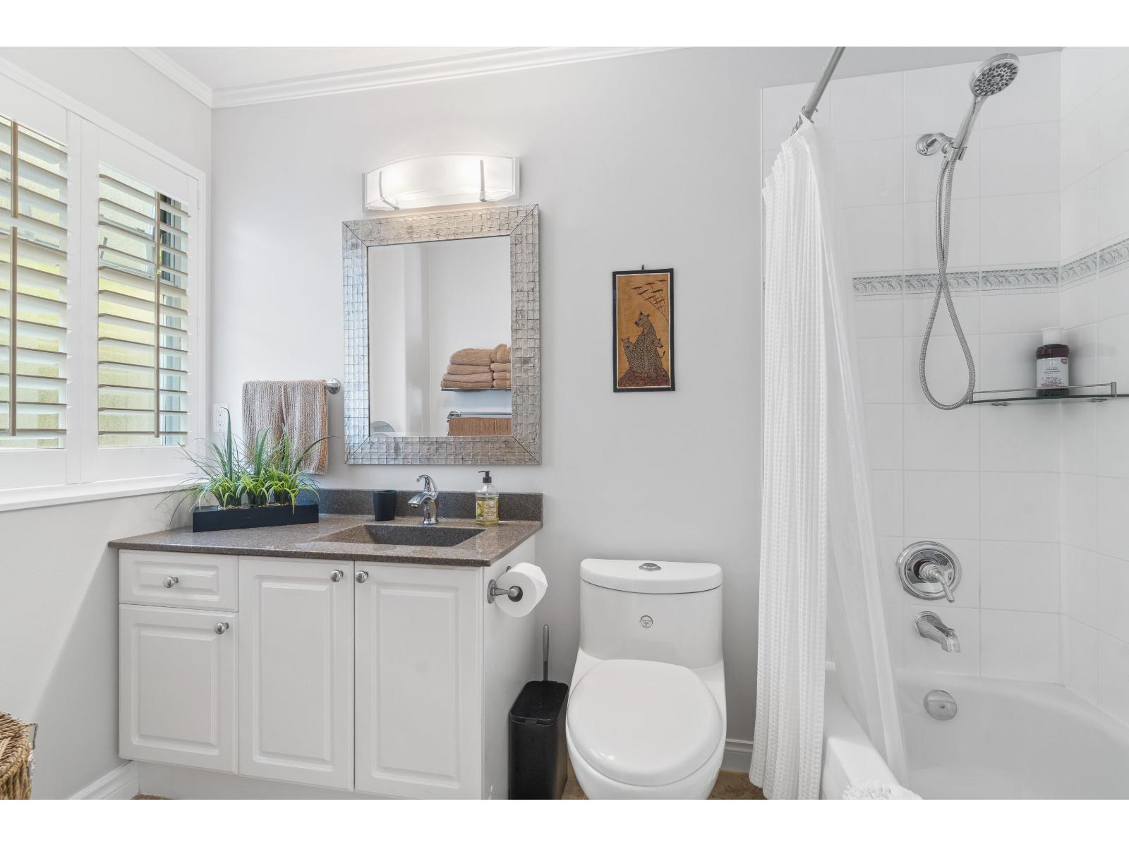 WHITE ROCK, British Columbia, V4B 3T4, CA, 3 Bedrooms Bedrooms, ,4 BathroomsBathrooms,Residential,For Sale,1949298