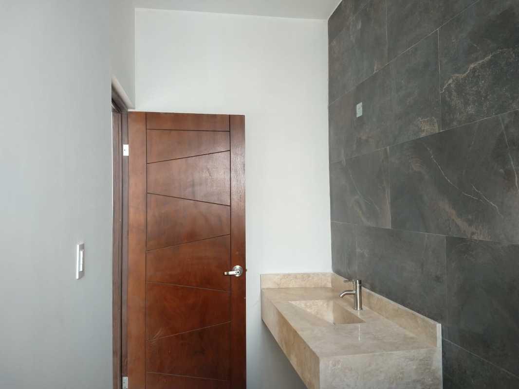 Cerrada Alamos, Torreón, Coahuila de Zaragoza, 27023, Mexico, 3 Bedrooms Bedrooms, ,2 BathroomsBathrooms,Residential,For Sale,Cerrada Alamos,1233042