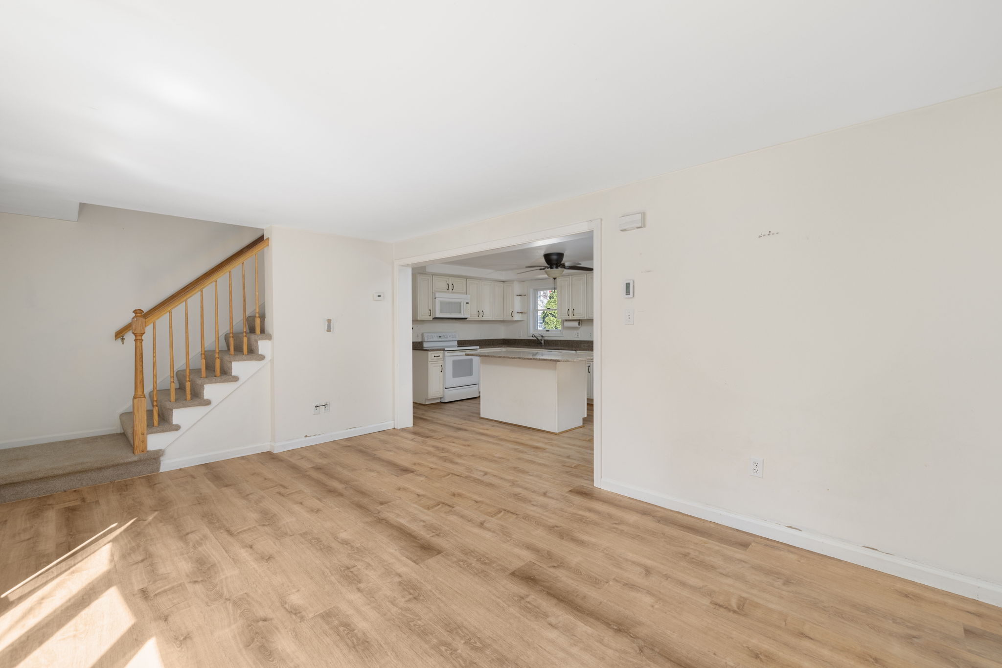  28 Bow And Arrow Trail S, South Kingstown, RI, 02879 - 物件實景