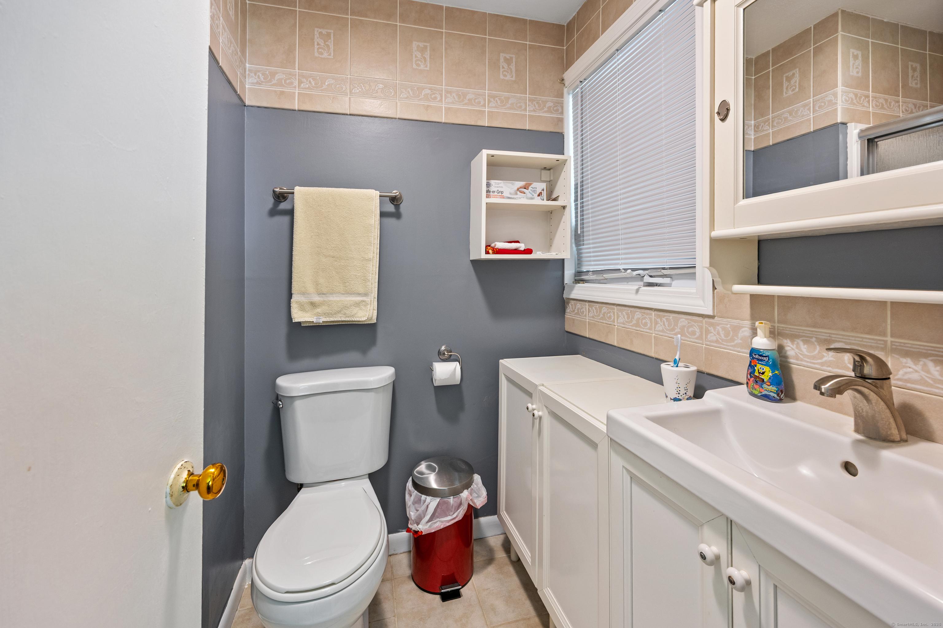 Avon, Connecticut, 06001, United States, 5 Bedrooms Bedrooms, ,3 BathroomsBathrooms,Residential,For Sale,1920498