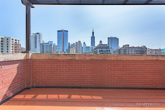 100 South Sangamon Street, 4N, Chicago, Illinois, 60607, United States, 3 Bedrooms Bedrooms, ,2 BathroomsBathrooms,Residential,For Sale,100 South Sangamon Street , 4N,1010516