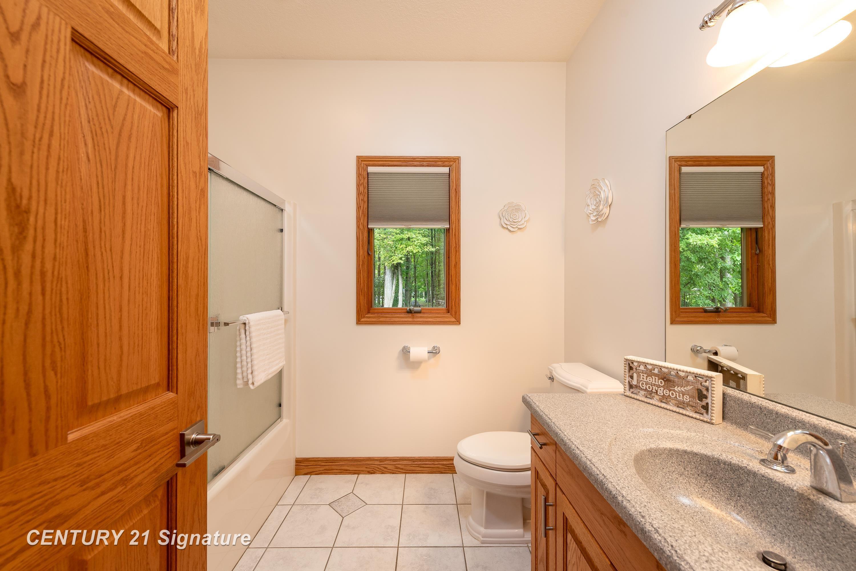 Midland, Michigan, 48642, United States, 4 Bedrooms Bedrooms, ,4 BathroomsBathrooms,Residential,For Sale,1981161