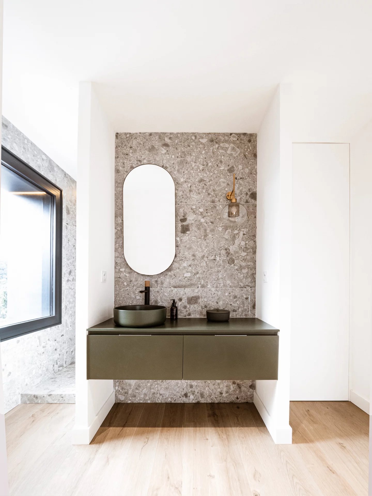 Saint-Paul-de-Vence, Provence-Alpes-Côte d’Azur, 06570, FR, 4 Bedrooms Bedrooms, ,Residential,For Sale,1754208