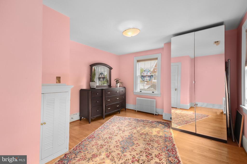 Fredericksburg, Virginia, 22401, United States, 4 Bedrooms Bedrooms, ,2 BathroomsBathrooms,Residential,For Sale,1826966