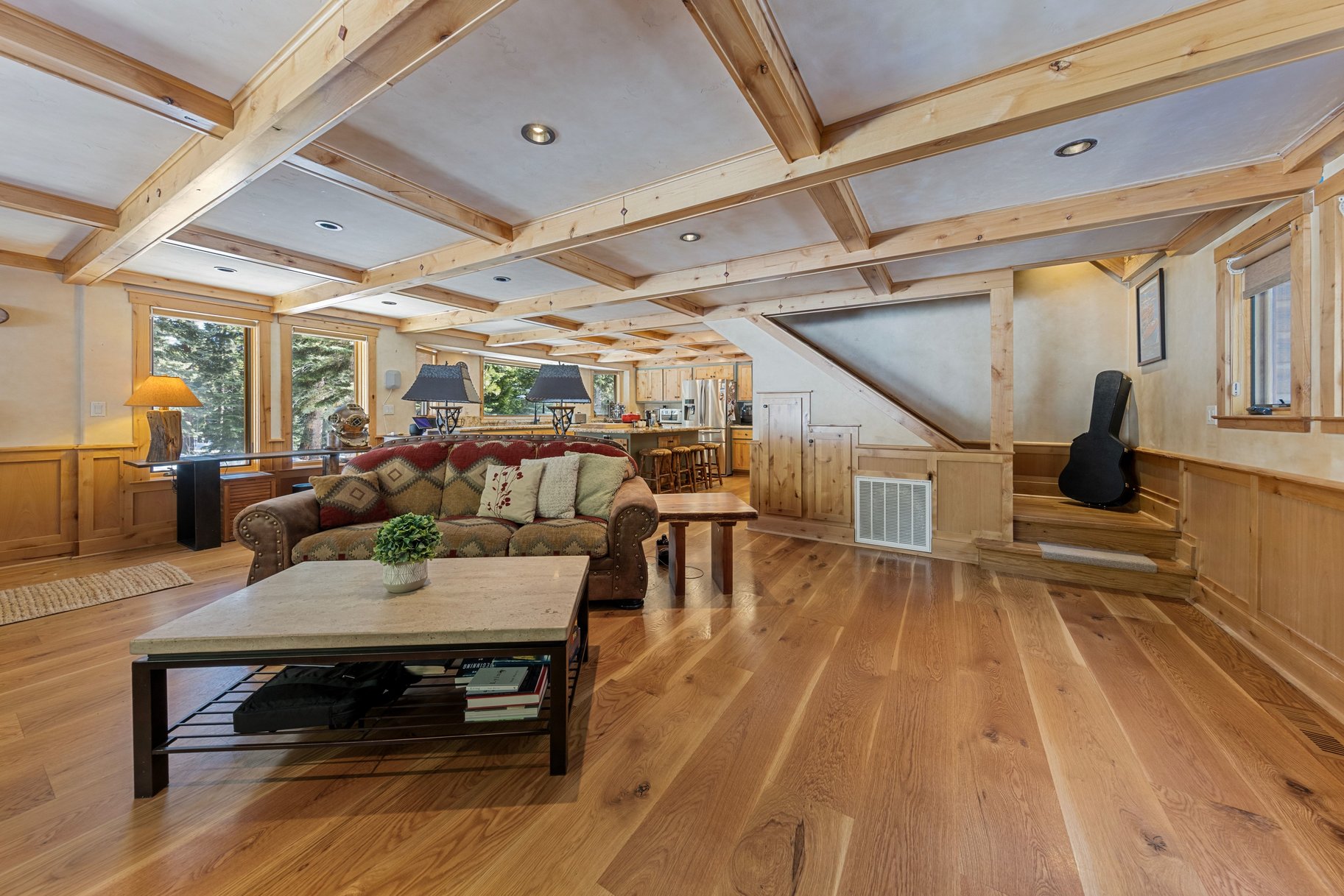 Gorgeous Tahoe Lodge next to open forest and close to everything - 物件實景