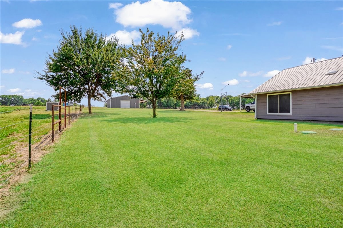 Savoy, Texas, 75479, United States, 3 Bedrooms Bedrooms, ,2 BathroomsBathrooms,Residential,For Sale,1979874