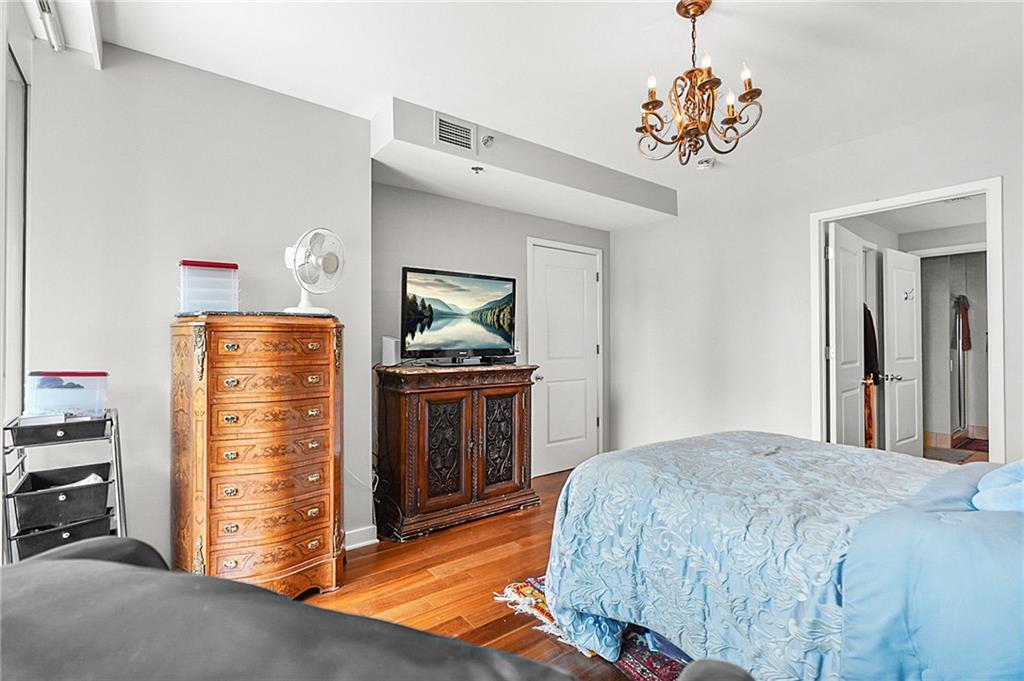 Atlanta, Georgia, 30326, United States, 2 Bedrooms Bedrooms, ,3 BathroomsBathrooms,Residential,For Sale,1949751