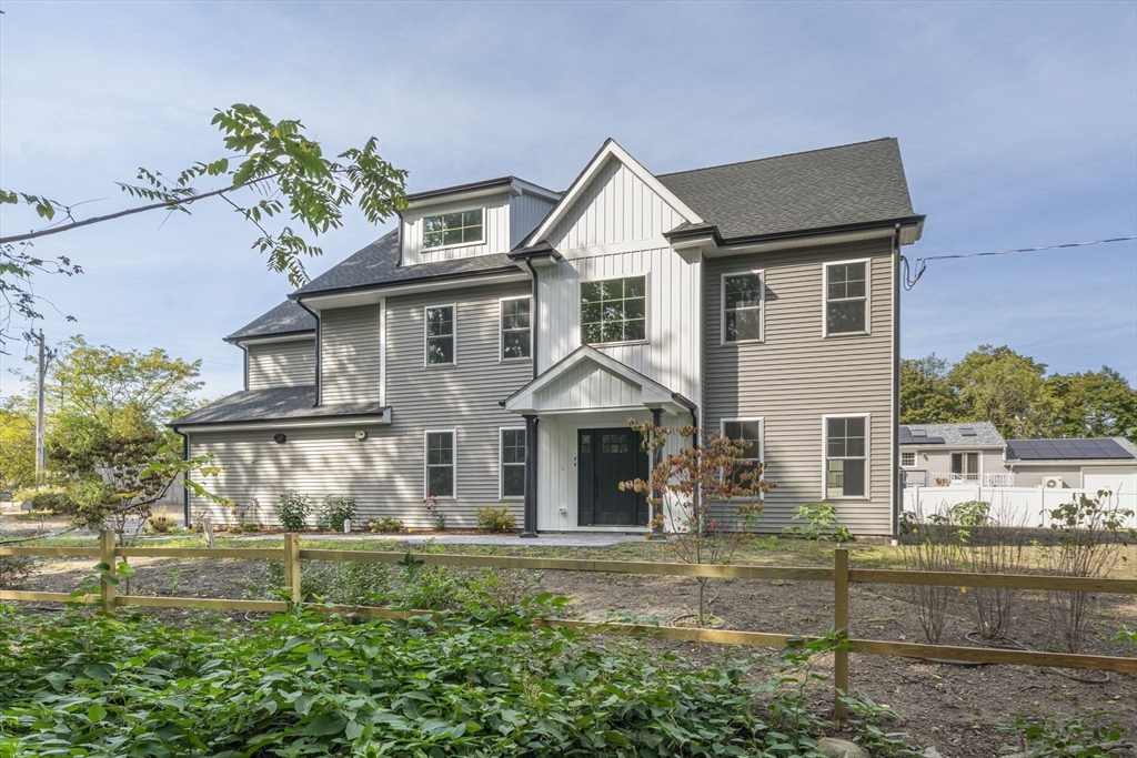 Attleboro, Massachusetts, 02703, United States, 4 Bedrooms Bedrooms, ,3 BathroomsBathrooms,Residential,For Sale,1973726