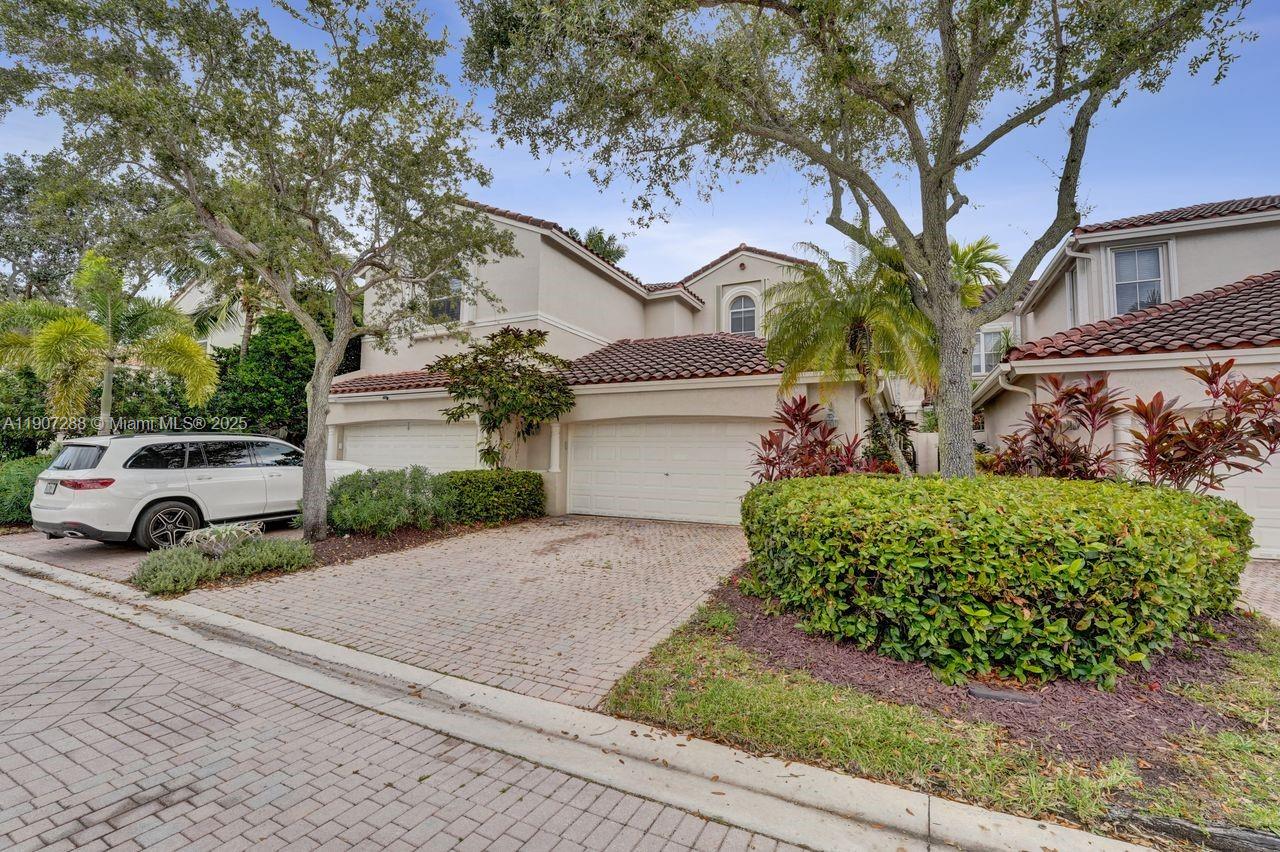 Hollywood, Florida, 33019, United States, 3 Bedrooms Bedrooms, ,3 BathroomsBathrooms,Residential,For Sale,1989592