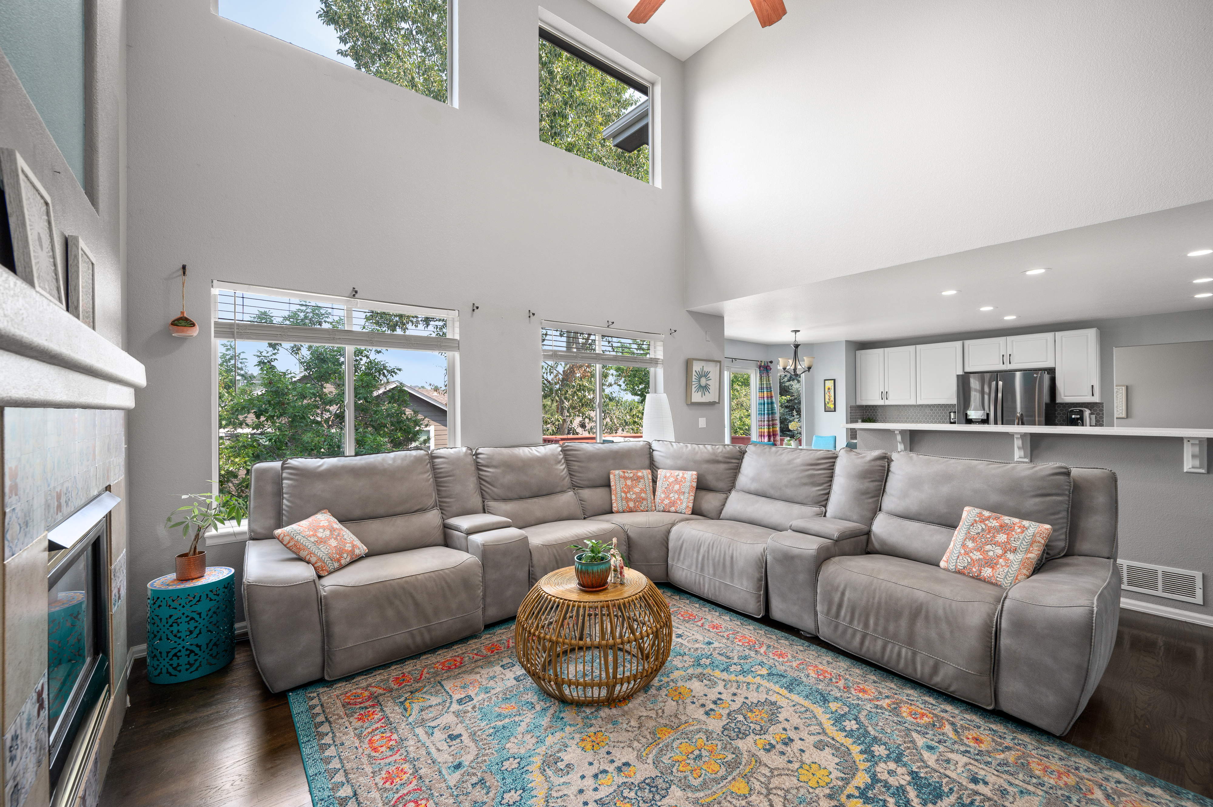  Comfort, Flexibility And Exceptional Potential In This Castle Pines Home - 物件實景