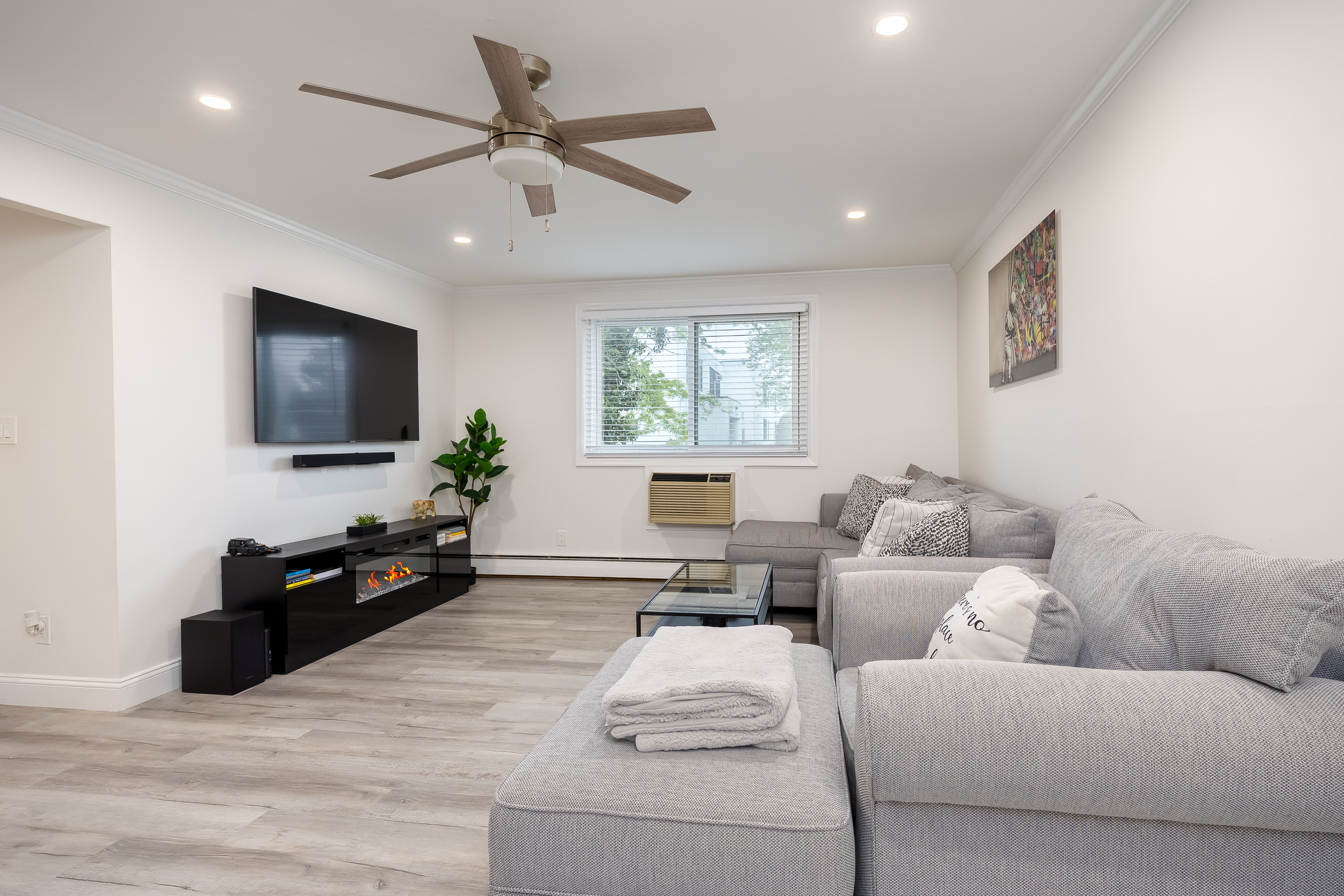  200 Merrick Road, Amityville, NY, 11701 - 物件實景