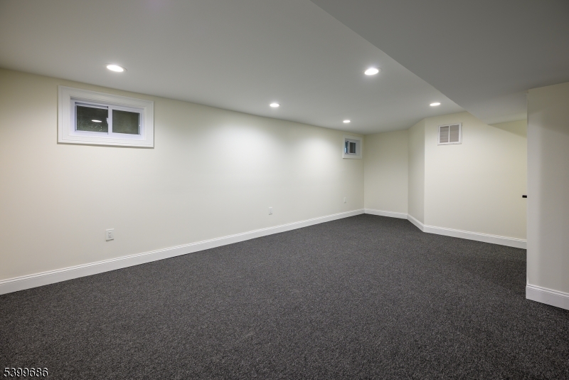 Clifton City, New Jersey, 07014, United States, 5 Bedrooms Bedrooms, ,4 BathroomsBathrooms,Residential,For Sale,2000653