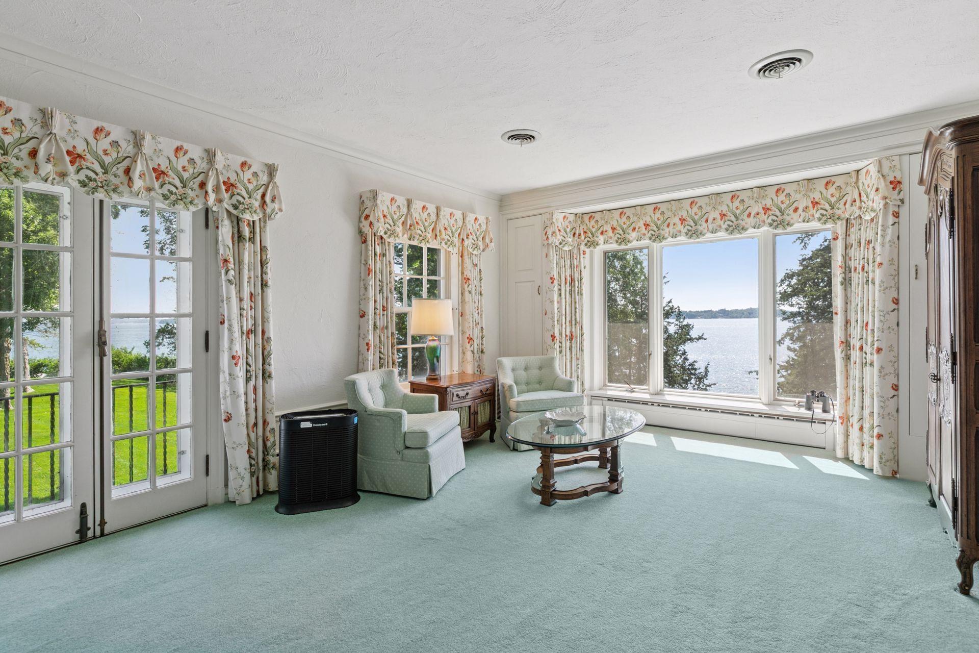 Wayzata, Minnesota, 55391, United States, 5 Bedrooms Bedrooms, ,4 BathroomsBathrooms,Residential,For Sale,1847382