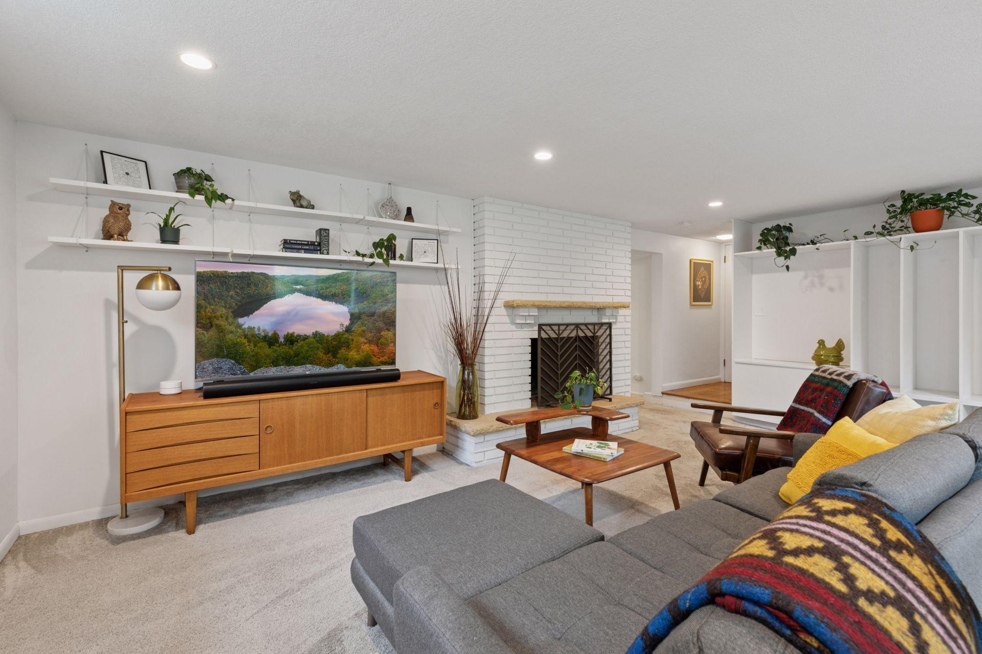 Saint Paul, Minnesota, 55108, United States, 3 Bedrooms Bedrooms, ,1 BathroomBathrooms,Residential,For Sale,1934212